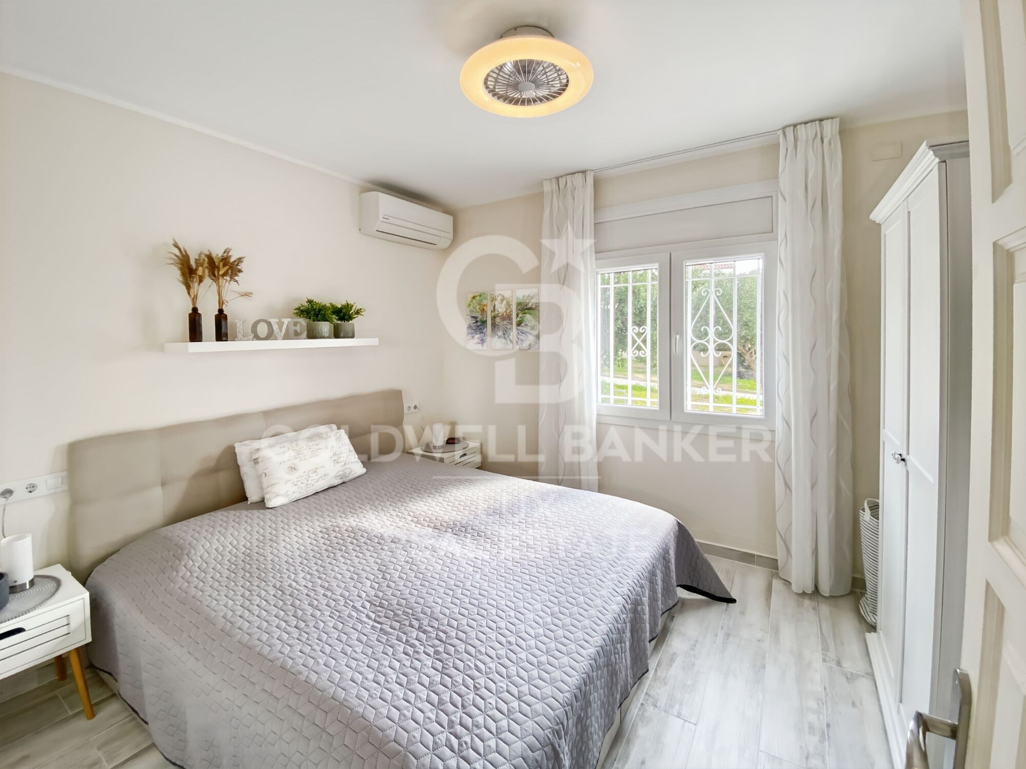 House in Palau Saverdera with a tourist license and pool