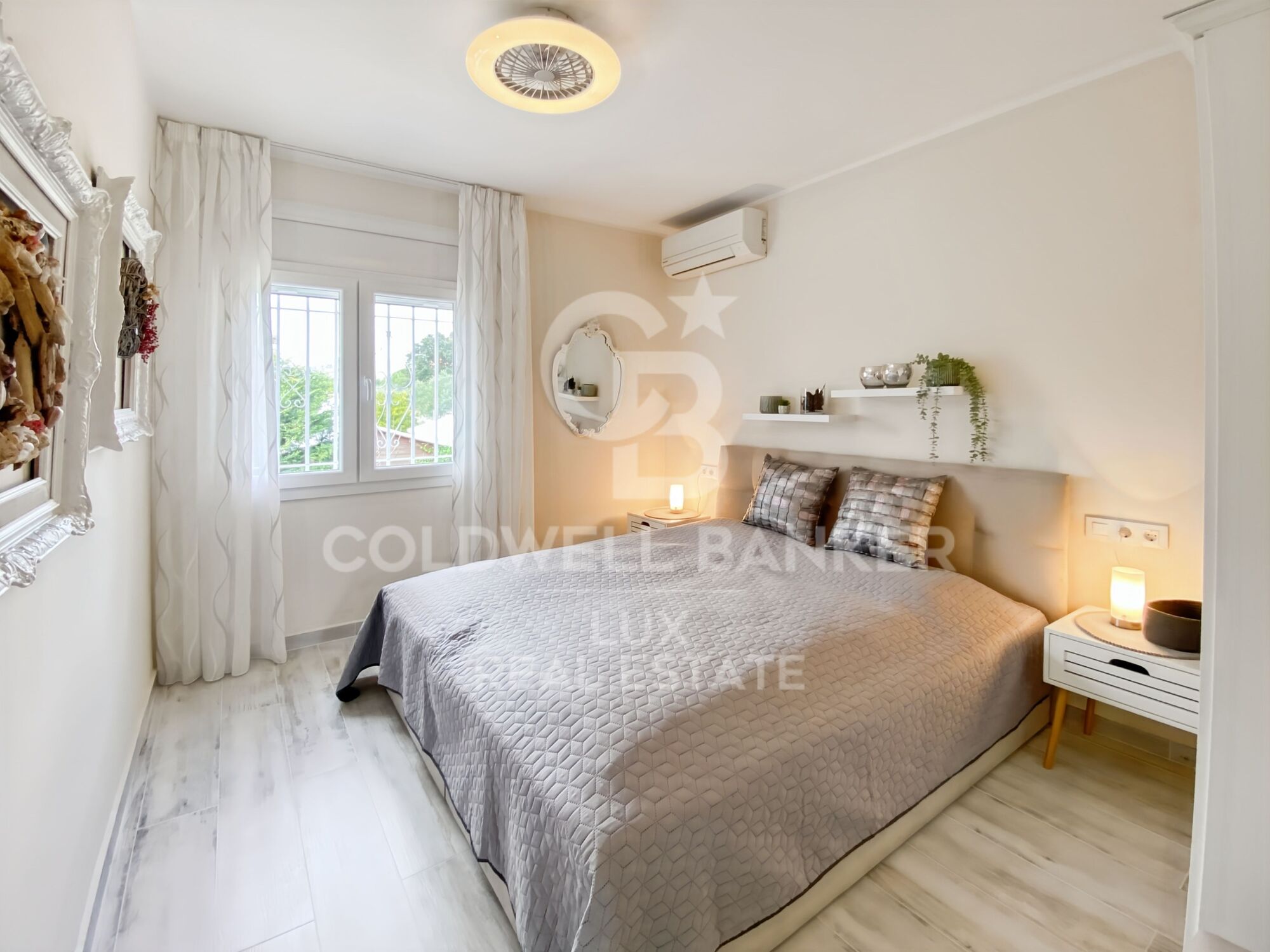 Maison à Palau Saverdera avec licence touristique et piscine