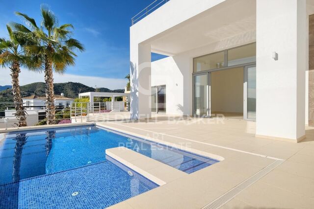 Villa contemporaine récemment construite, Puerto del Capitán, Benahavís