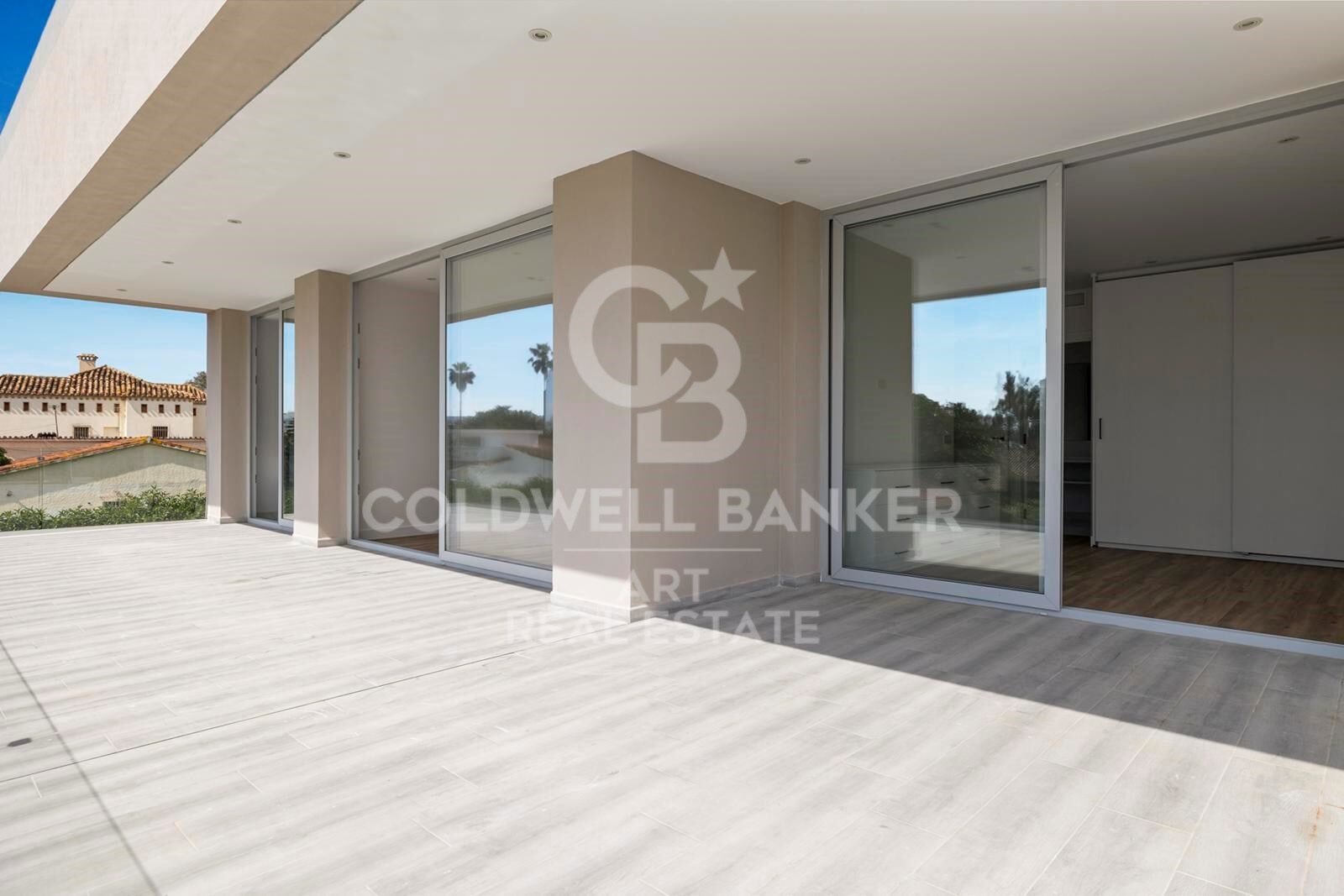 Magnifique Villa Récemment Construite en Bord de Plage à San Pedro de Alcántara