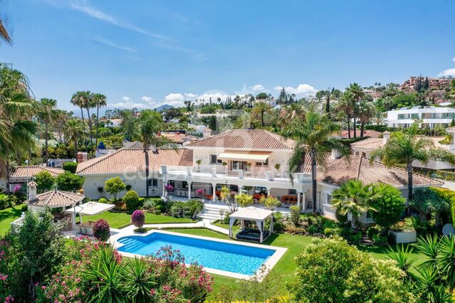 Exquisite Fusion of Contemporary Elegance and Andalusian Charm, La Cerquilla