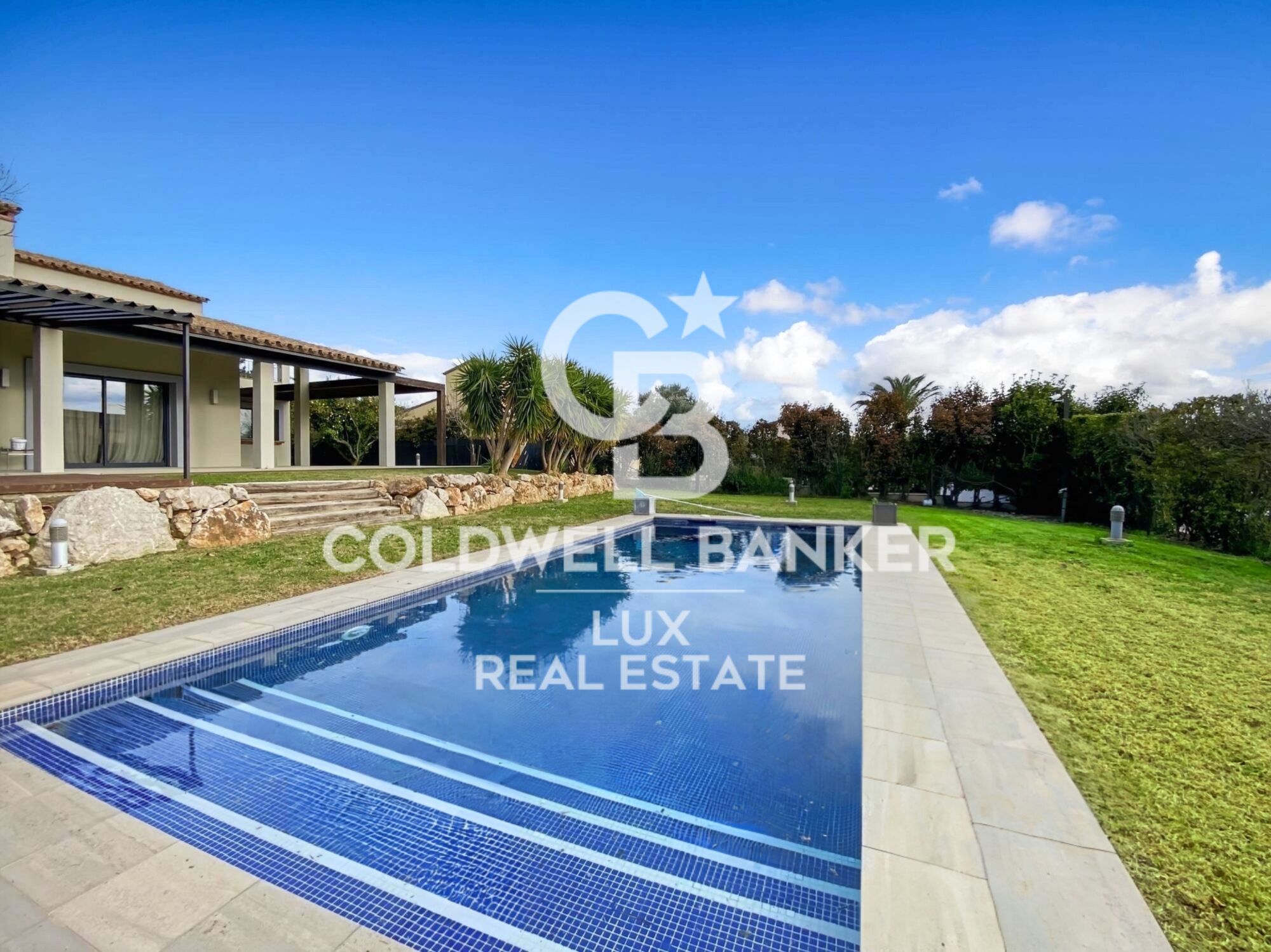 Casa moderna con piscina en el Golf de Peralada