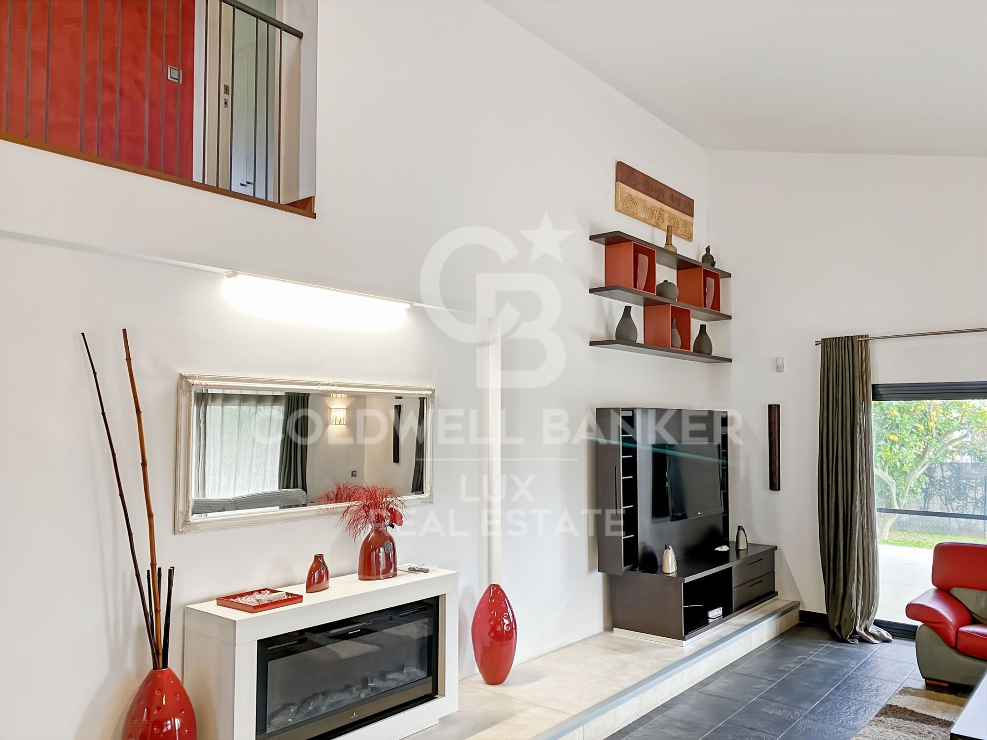 Modern house with a pool in the Golf of Peralada