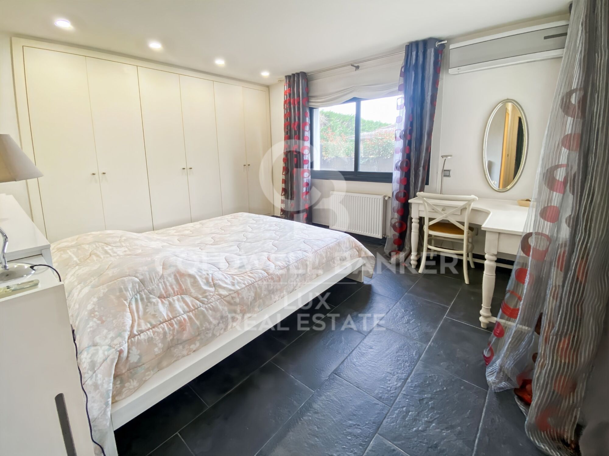 Casa moderna con piscina en el Golf de Peralada