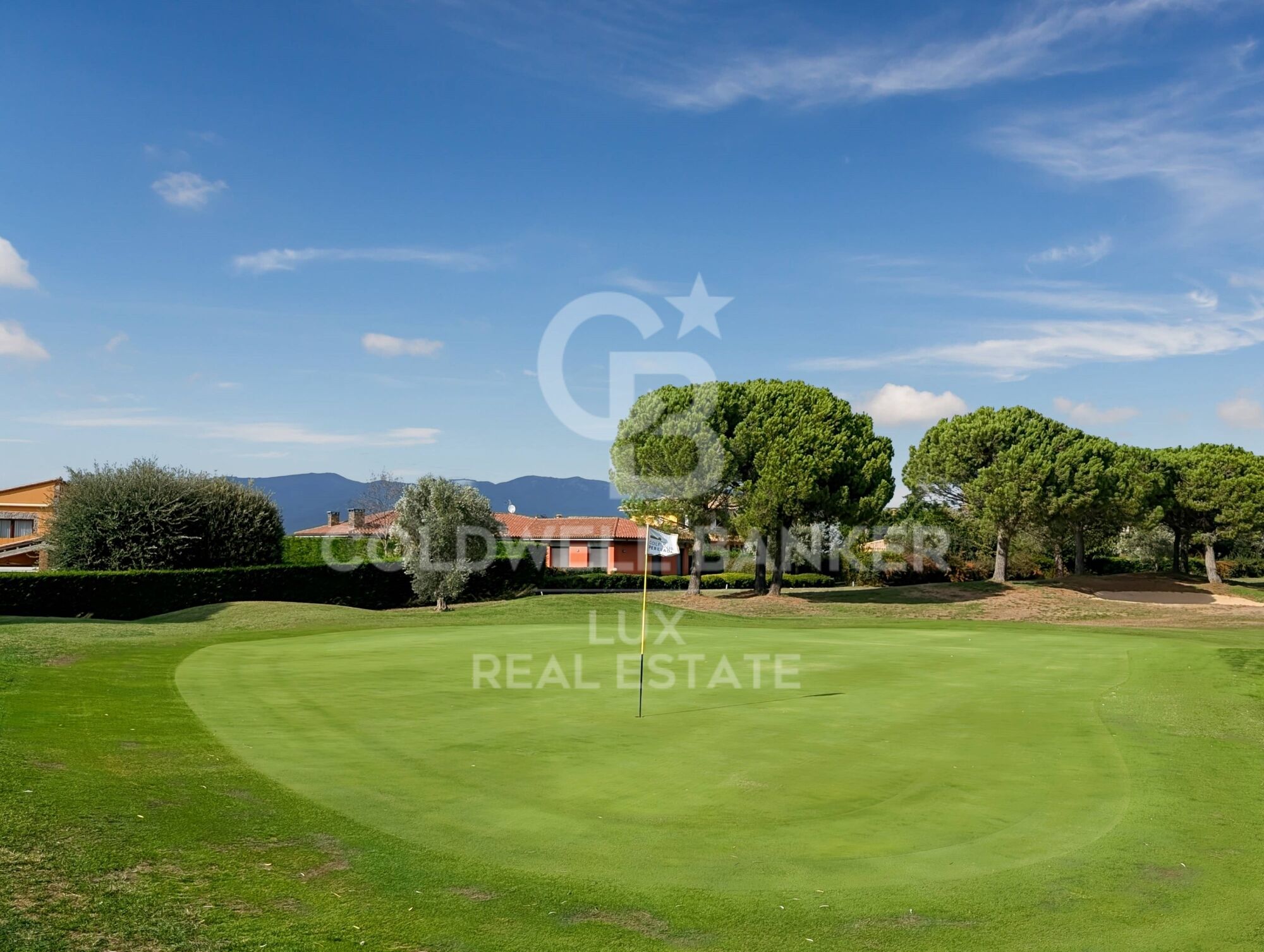 Modernes Haus mit Pool im Golf von Peralada
