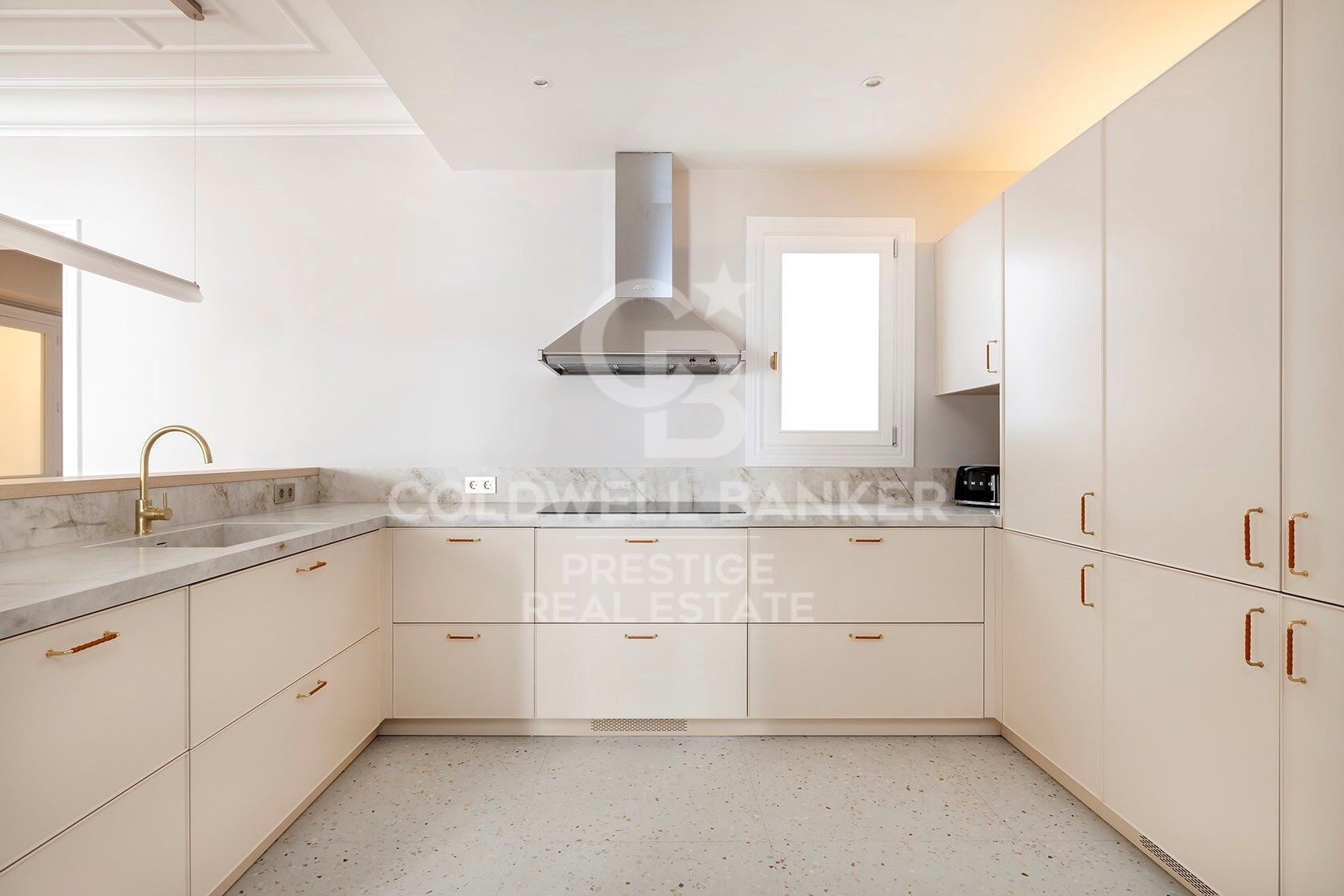 Komplett renovierte und neu möblierte Wohnung mit freiem Ausblick Sarrià - Sant Gervasi