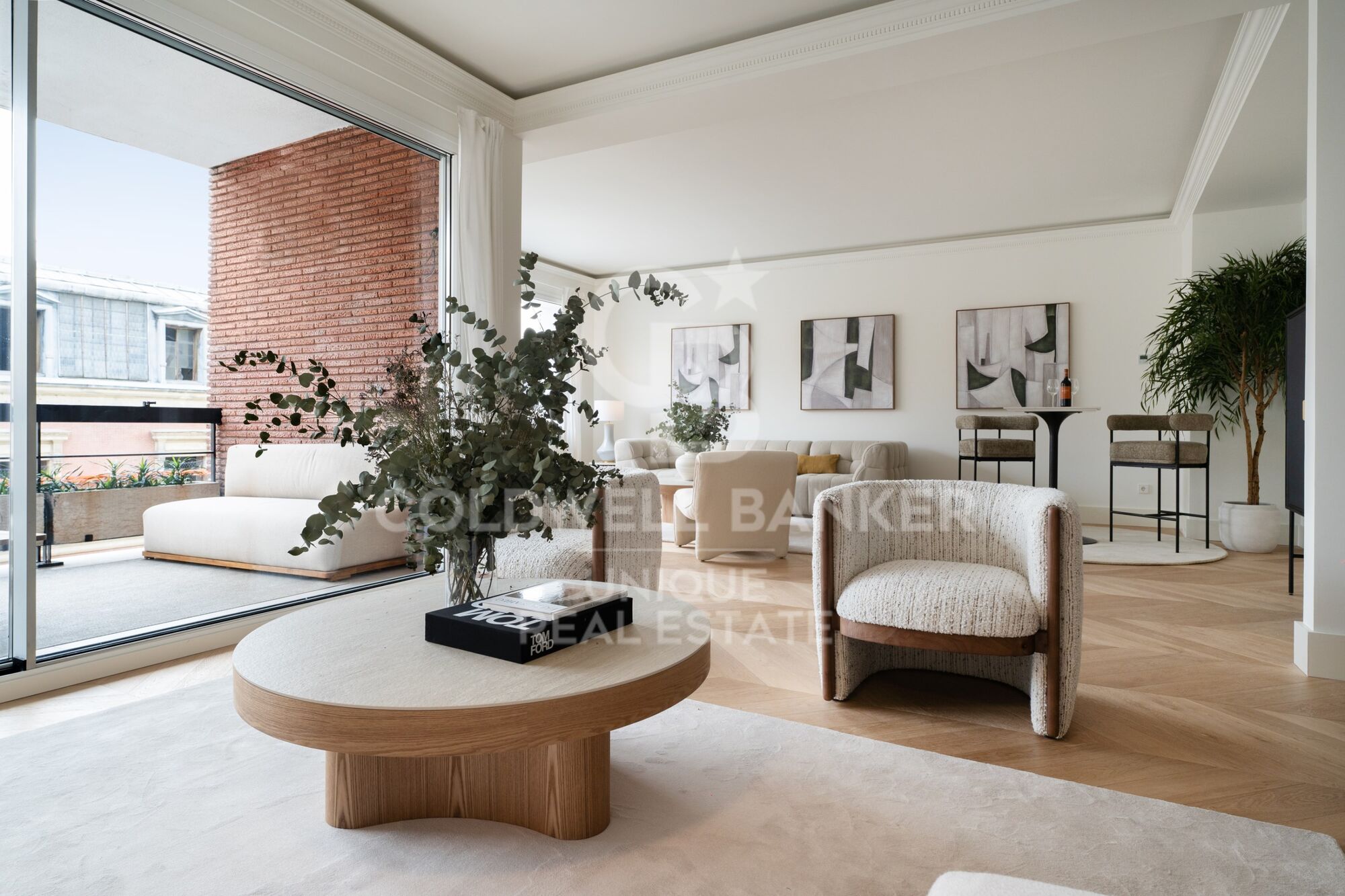 Exclusive brand-new apartment in Jerónimos, Madrid