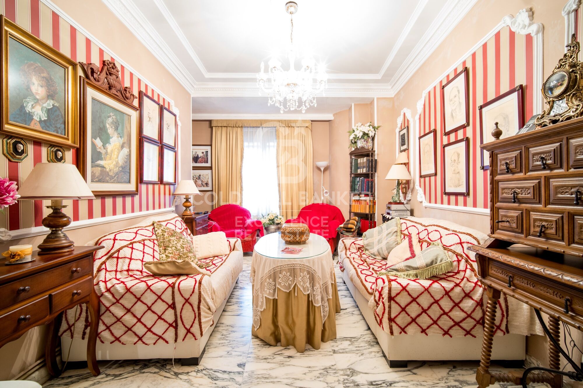 Appartement majestueux de 210 m2 avec 4 chambres dans le quartier le plus exclusif de Valence