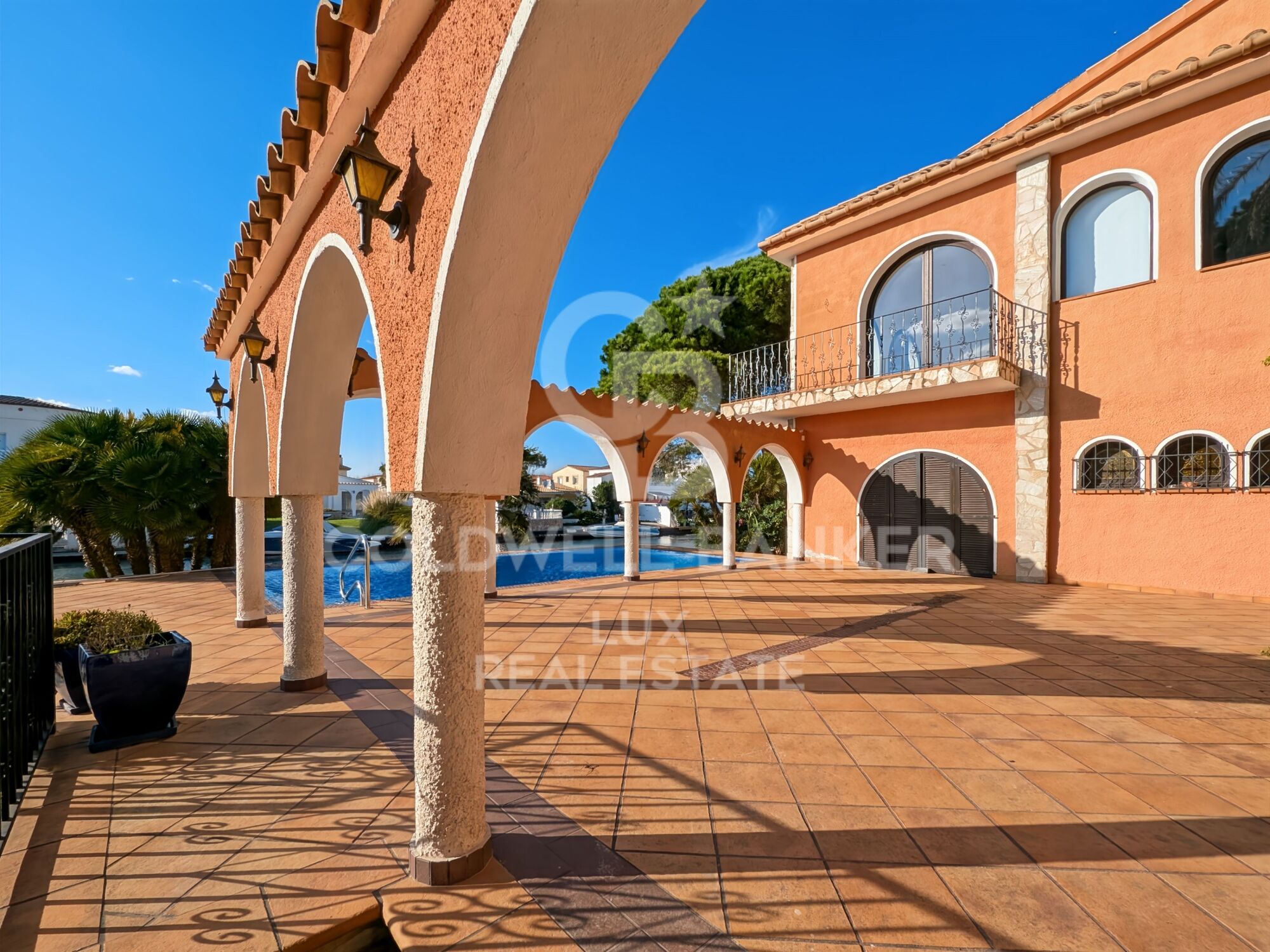 Villa con 30 m de amarre en canal ancho, Empuriabrava