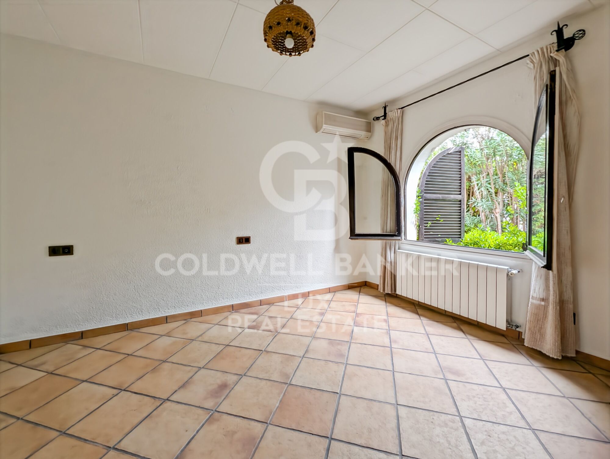 Villa con 30 m de amarre en canal ancho, Empuriabrava