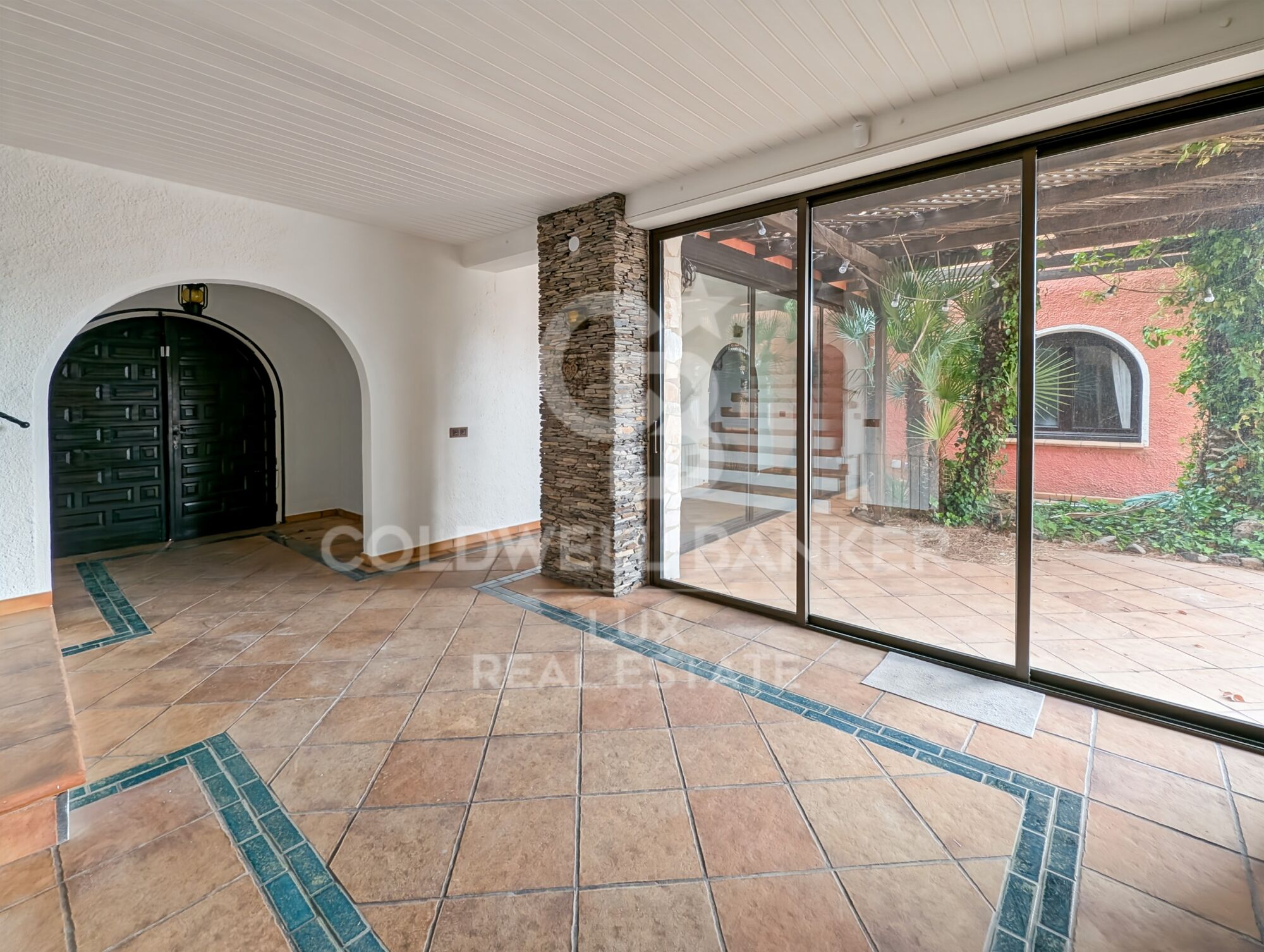 Villa mit 30 m Liegeplatz im breiten Kanal, Empuriabrava
