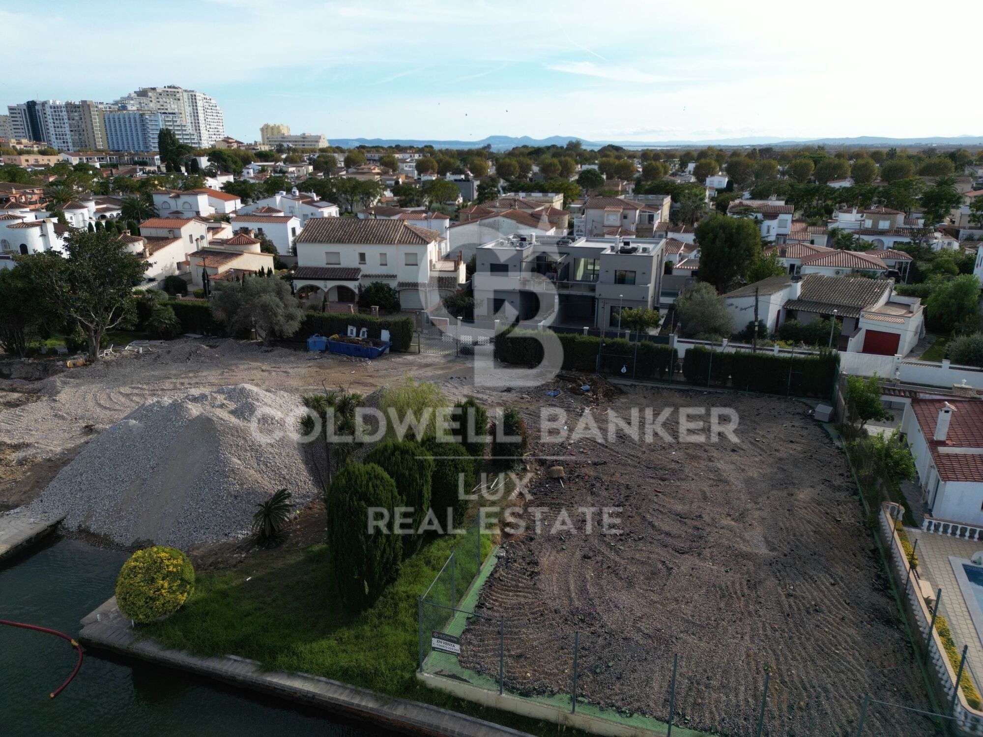 Plot in Empuriabrava with 13.5m mooring