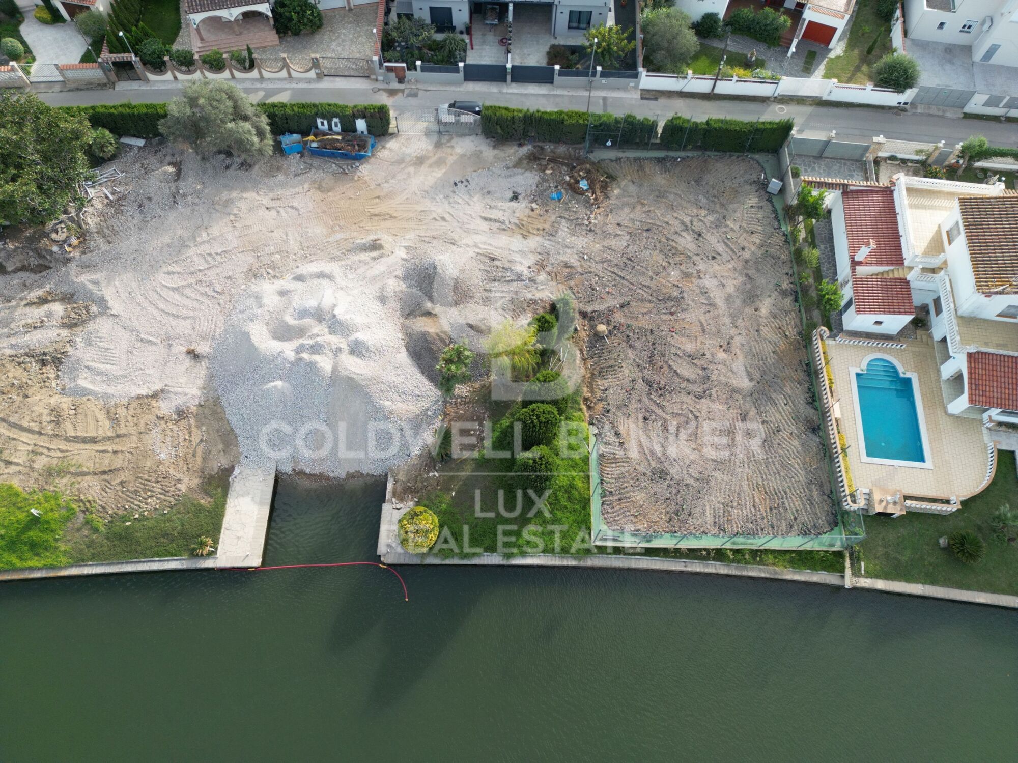 Plot in Empuriabrava with 13.5m mooring