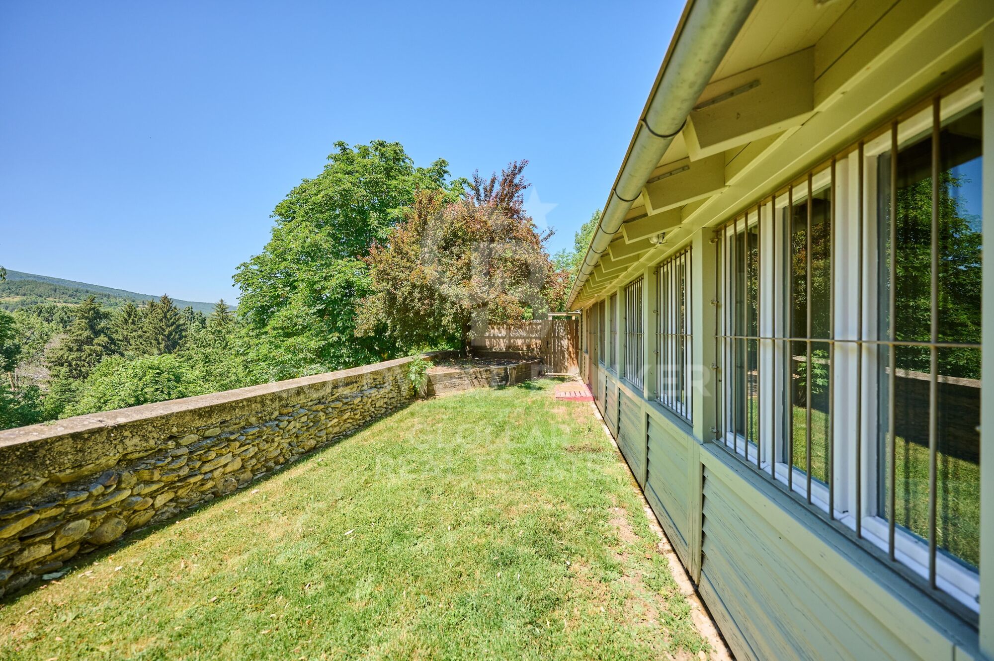 Encantadora casa independiente en Osséja con vistas espectaculares y gran parcela