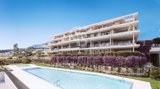 Apartamentos y áticos de lujo con 2 y 3 dormitorios en La Resina, Estepona