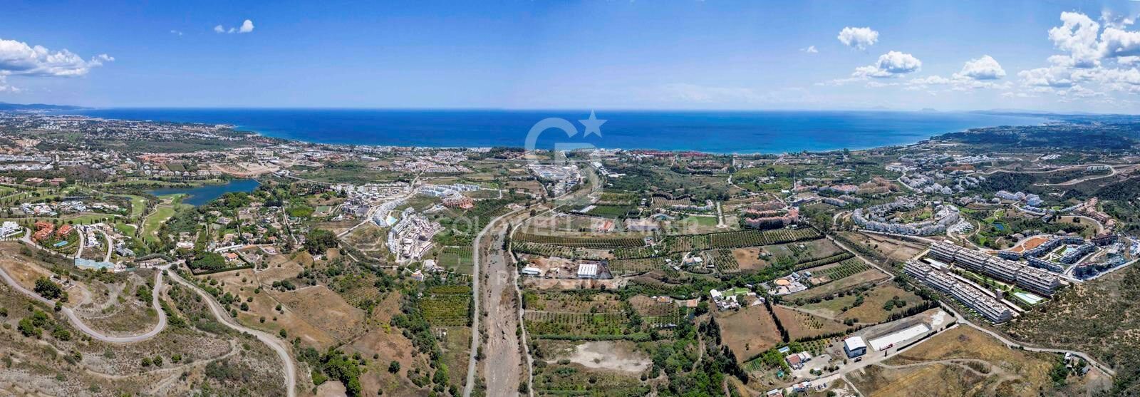 Apartamentos y áticos de lujo con 2 y 3 dormitorios en La Resina, Estepona