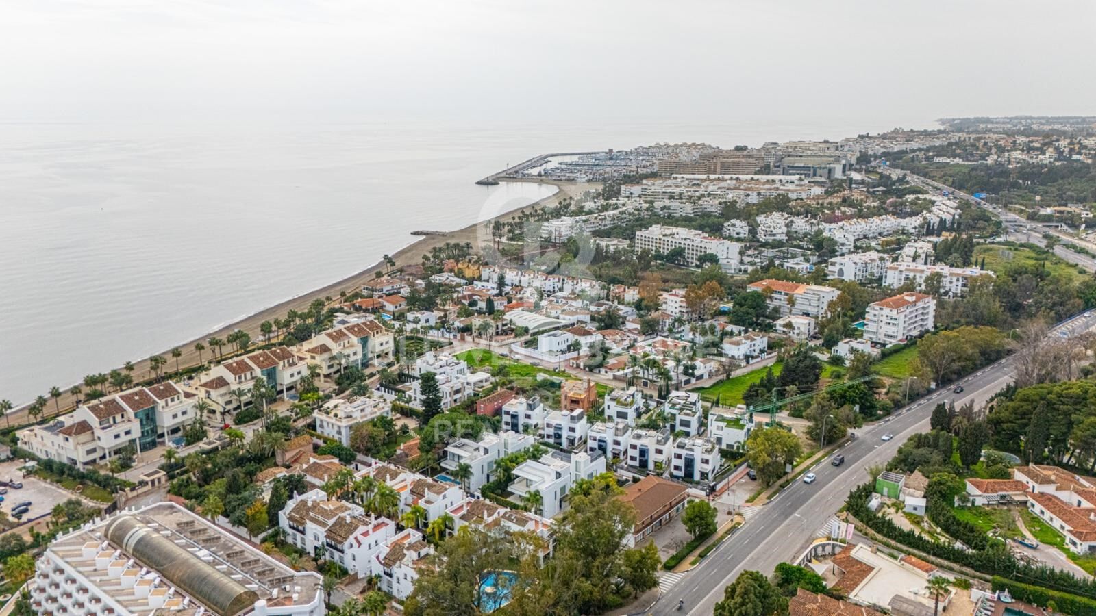 Modern villa in Golden Mile, Marbella