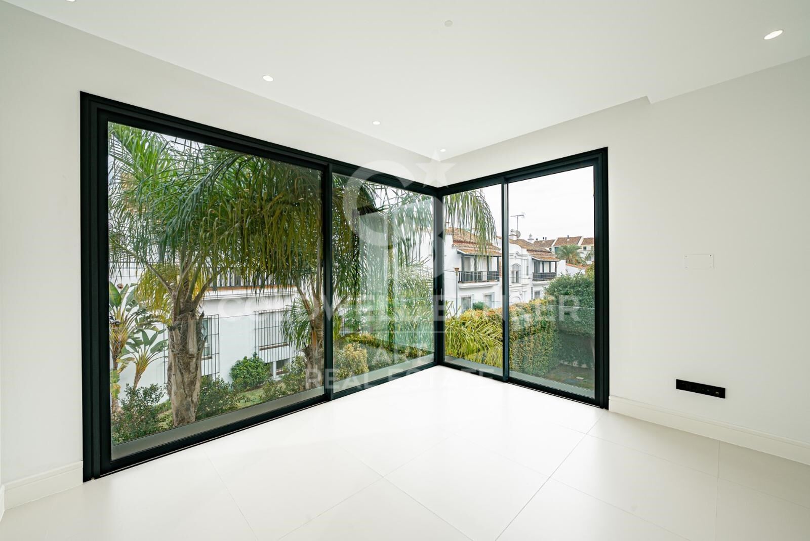 Modern villa in Golden Mile, Marbella