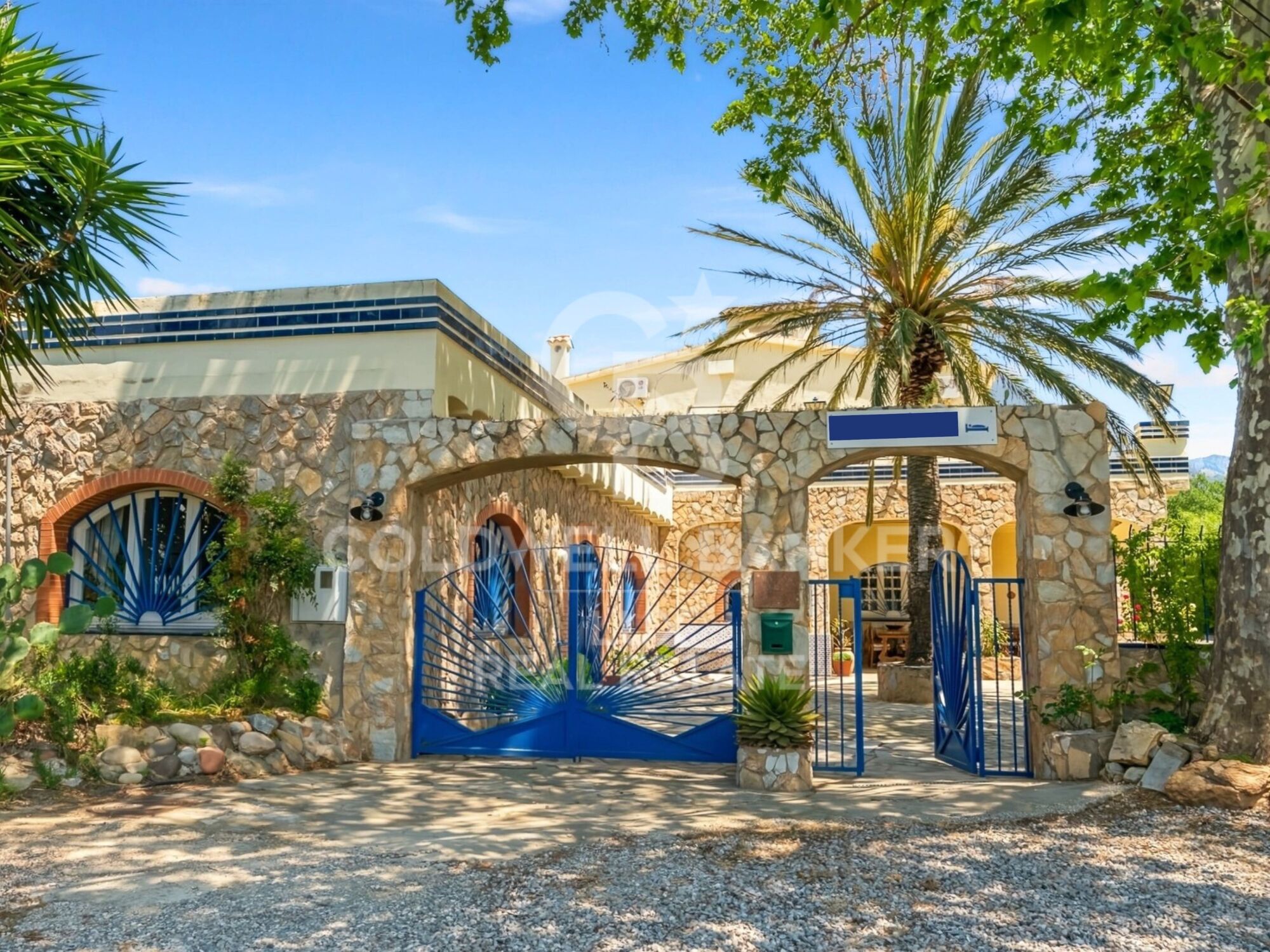 Maison d'hôtes avec licence, jardin, piscine et nombreuses possibilités d'extension