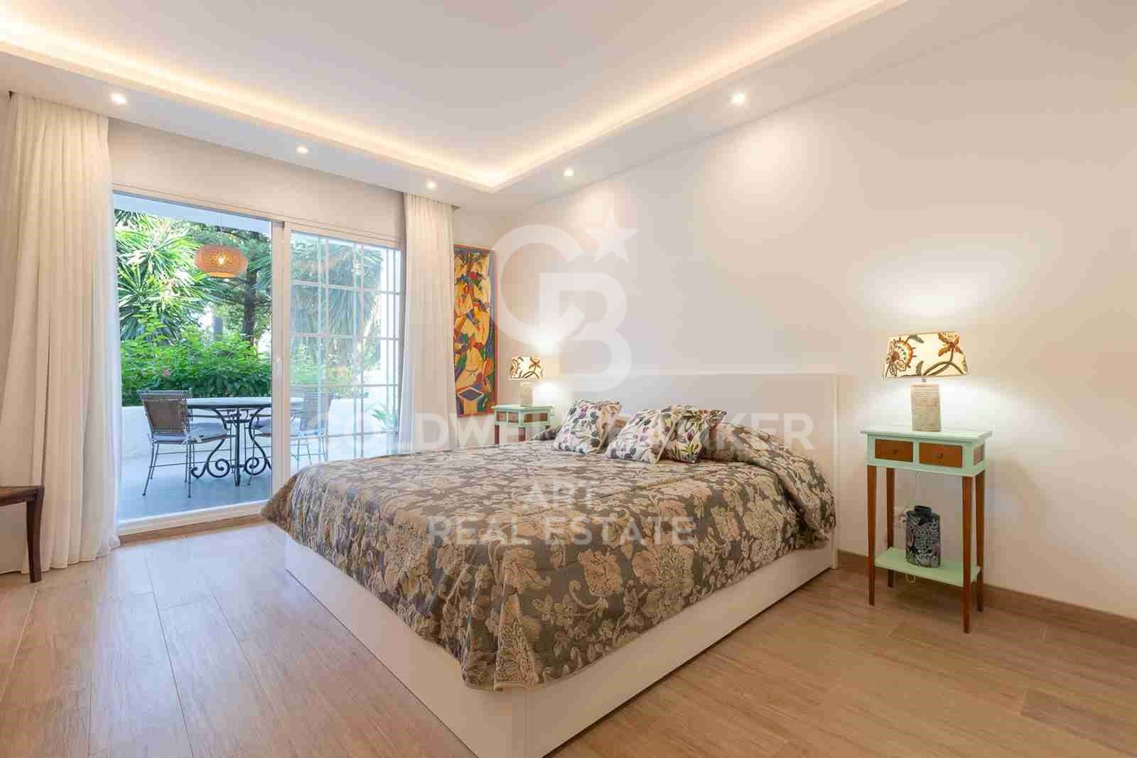 Renovated and spacious apartment in the heart of Puente Romano, Marbella