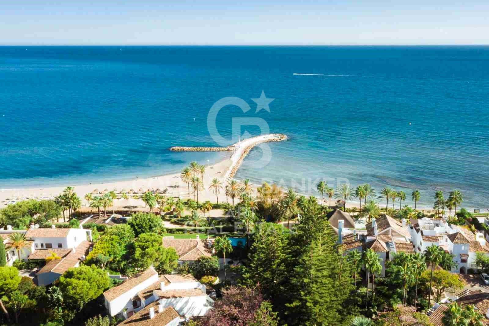 Renovated and spacious apartment in the heart of Puente Romano, Marbella