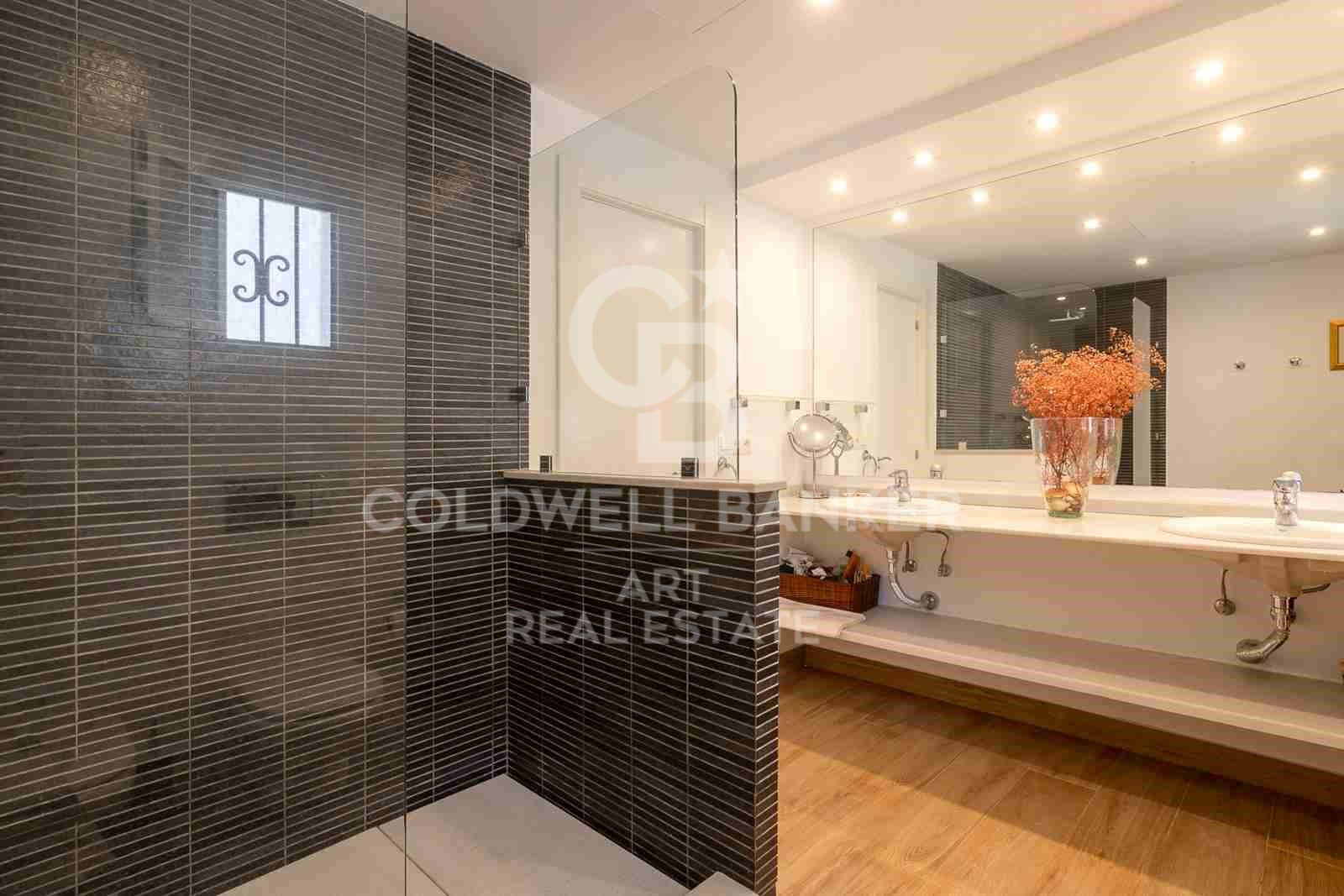 Renovated and spacious apartment in the heart of Puente Romano, Marbella