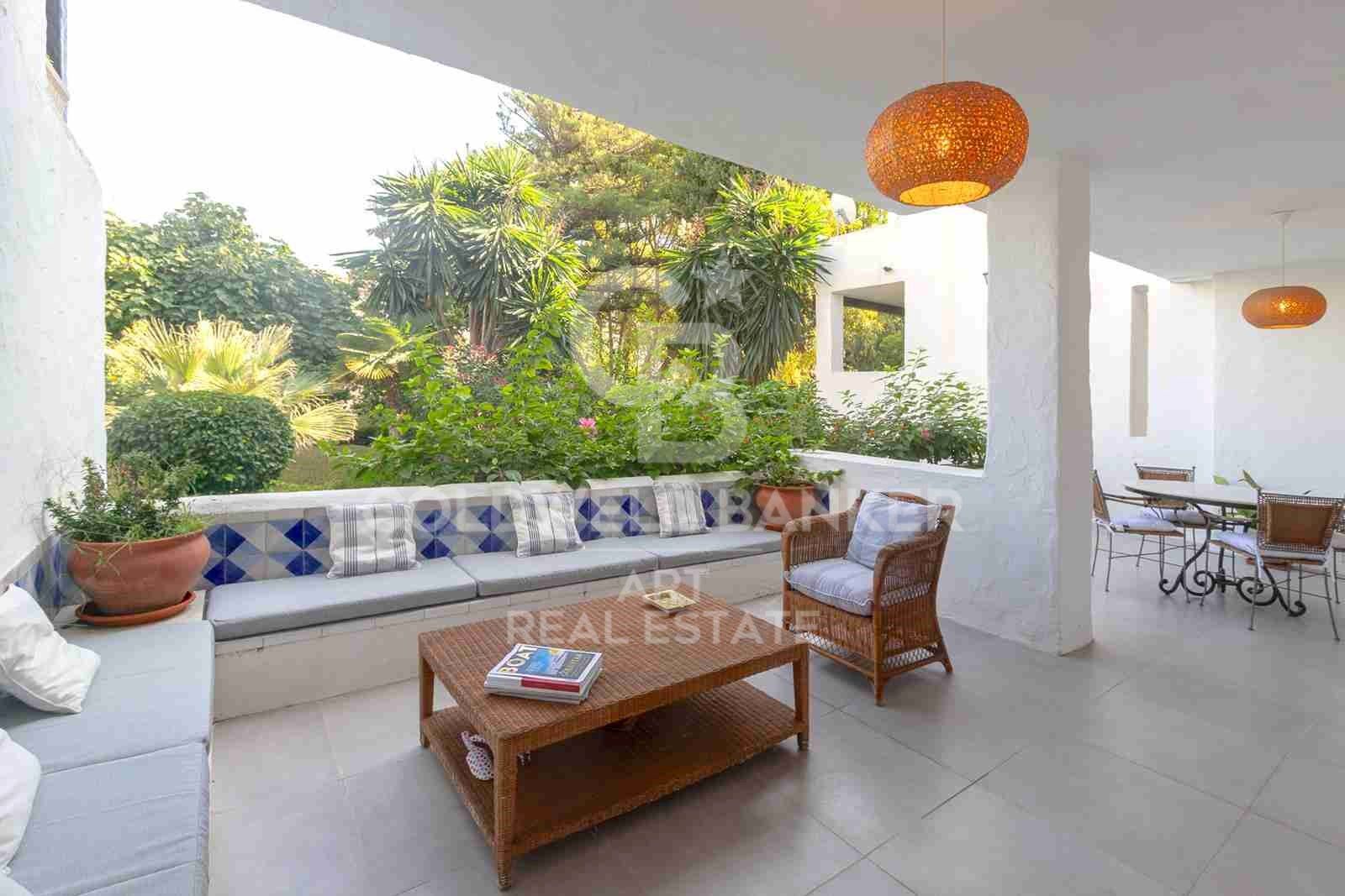 Renovierte und geräumige Wohnung im Herzen von Puente Romano, Marbella.