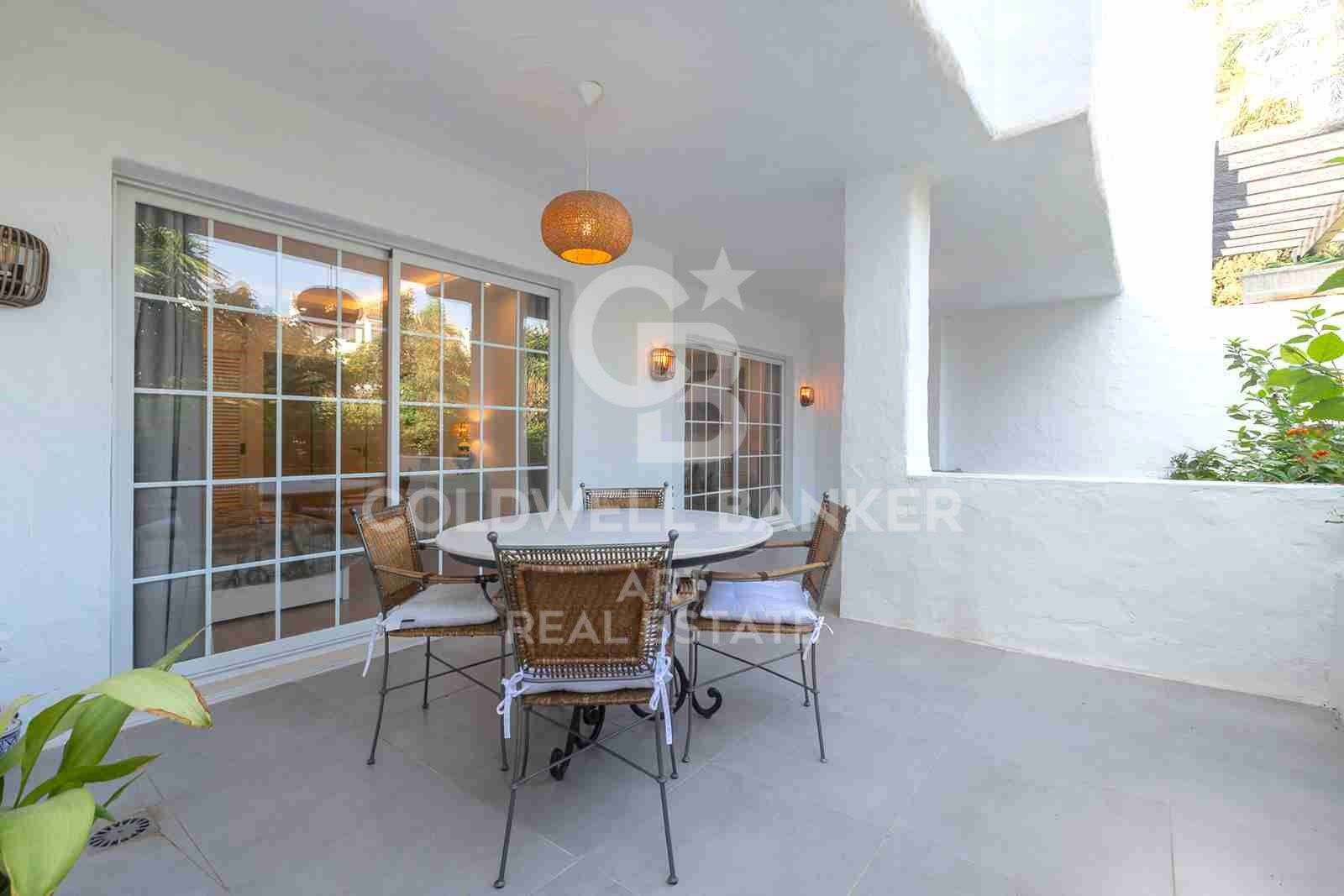 Appartement rénové et spacieux au cur de Puente Romano, Marbella.