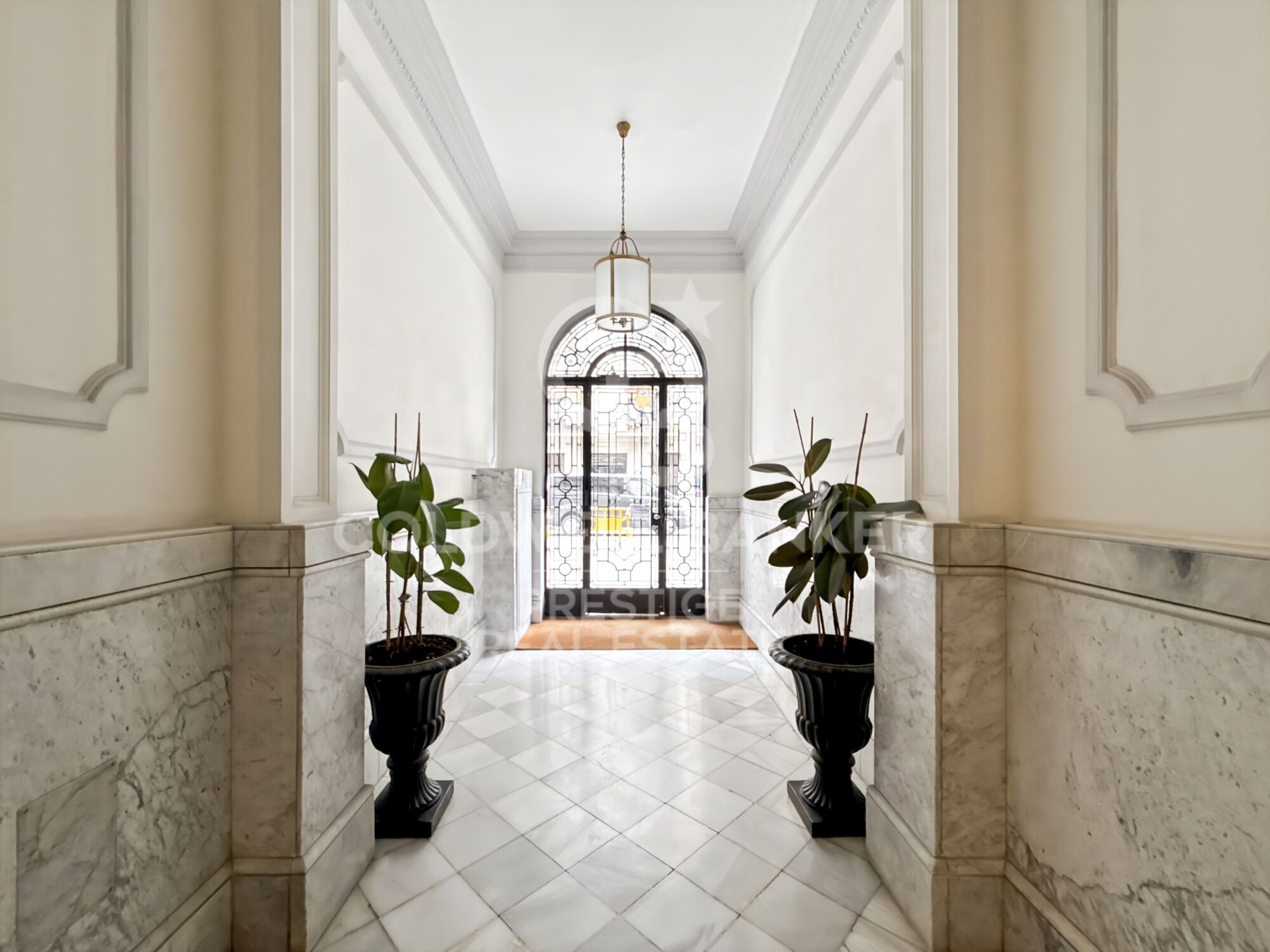 Apartment for sale just steps from Passeig de Sant Joan