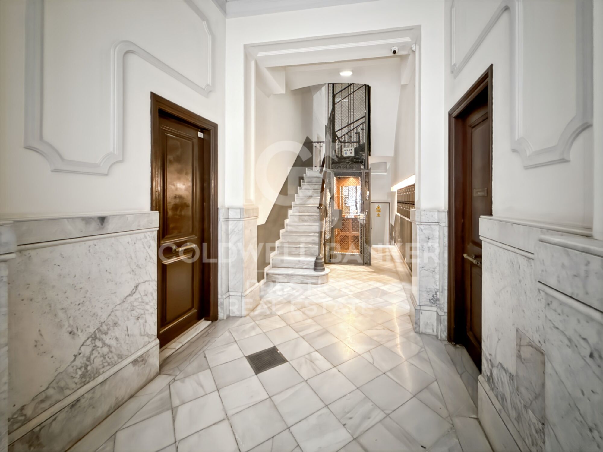 Apartment for sale just steps from Passeig de Sant Joan