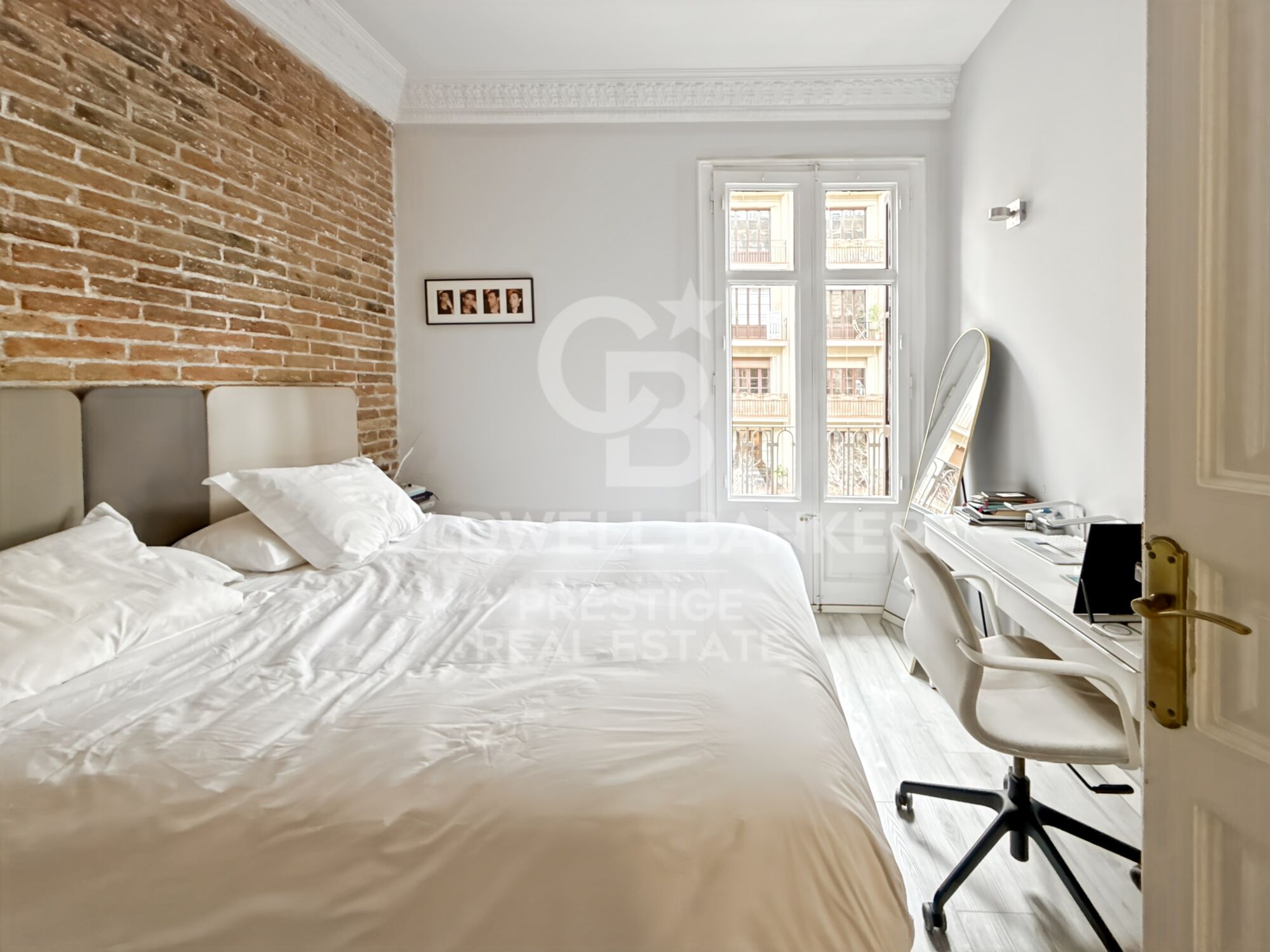 Apartment for sale just steps from Passeig de Sant Joan