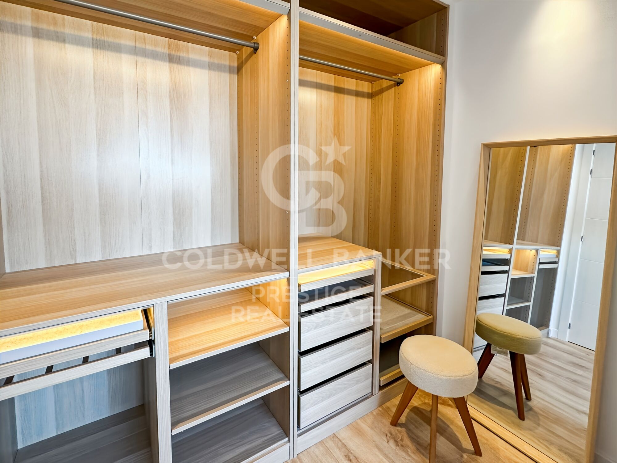 Spektakuläres Luxusapartment im 10. Stock mit Panoramablick. Ps. Sant Joan. 'La Dreta de l'Eixample'.