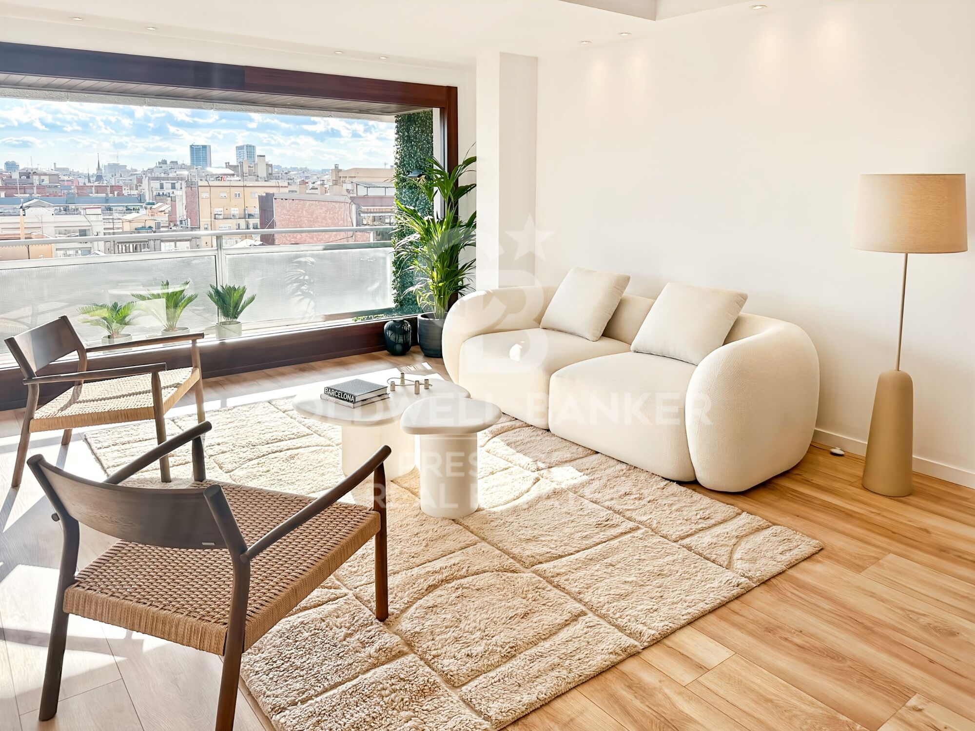 Spektakuläres Luxusapartment im 10. Stock mit Panoramablick. Ps. Sant Joan. 'La Dreta de l'Eixample'.