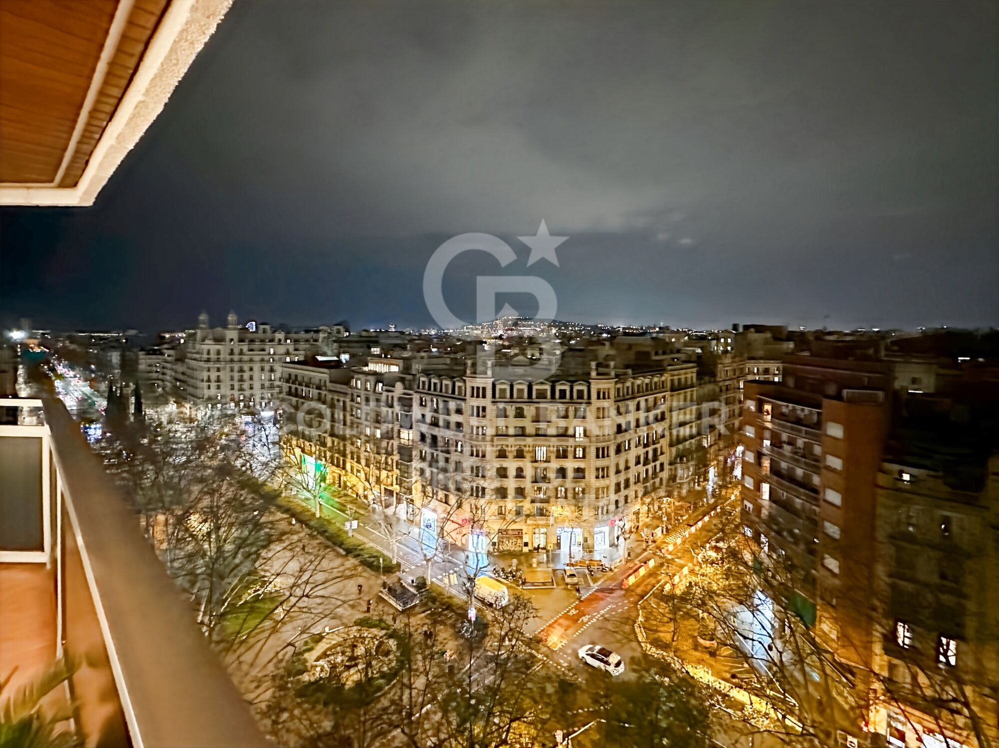 Spektakuläres Luxusapartment im 10. Stock mit Panoramablick. Ps. Sant Joan. 'La Dreta de l'Eixample'.
