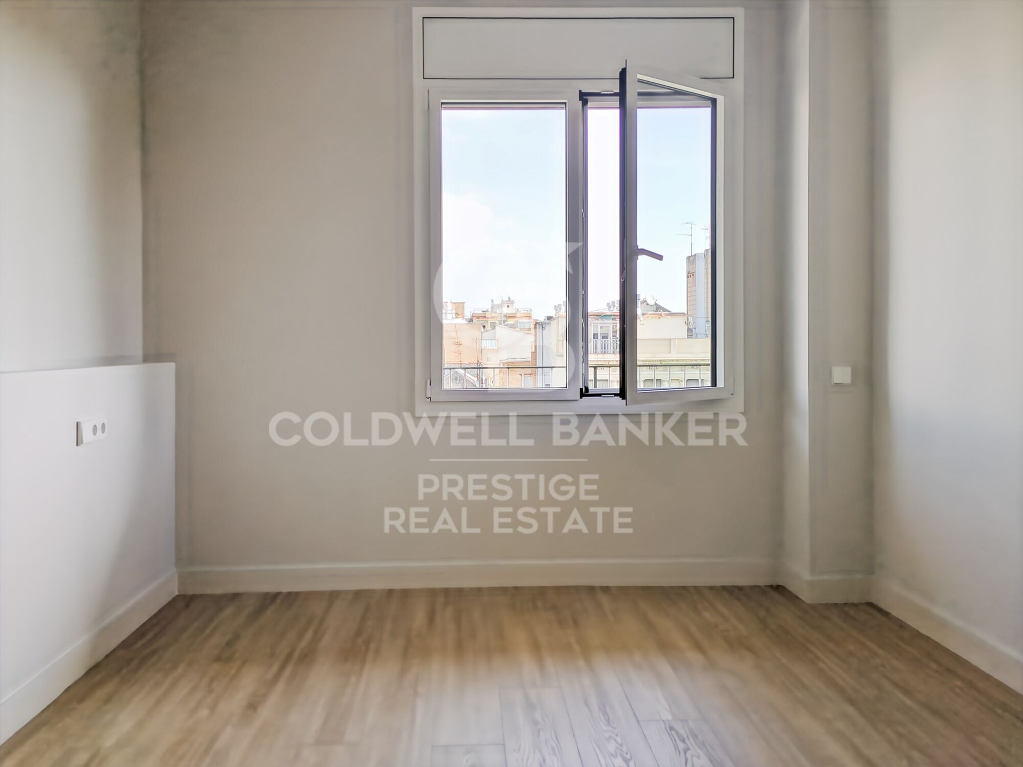 Newly renovated flat with a terrace in 'Passeig de Sant Joan, La Dreta de l'Eixample'