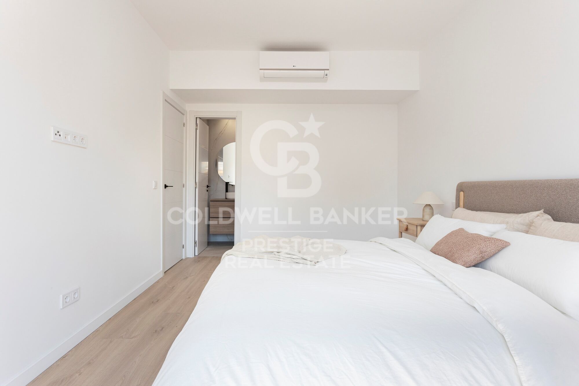 Espectacular piso con terraza y 4 habitaciones. 'L'Eixample de Barcelona'.