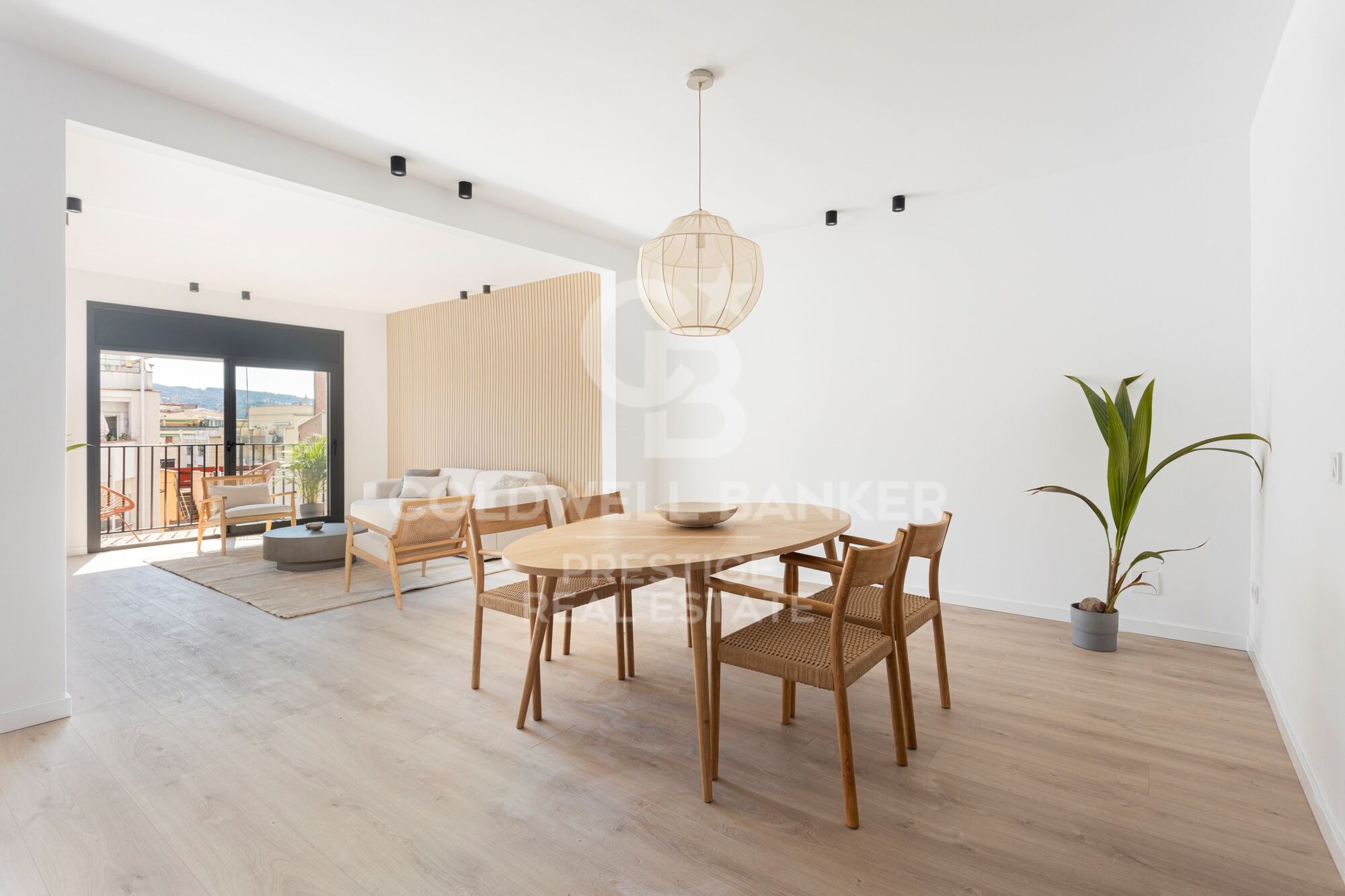 Espectacular piso con terraza y 4 habitaciones. 'L'Eixample de Barcelona'.
