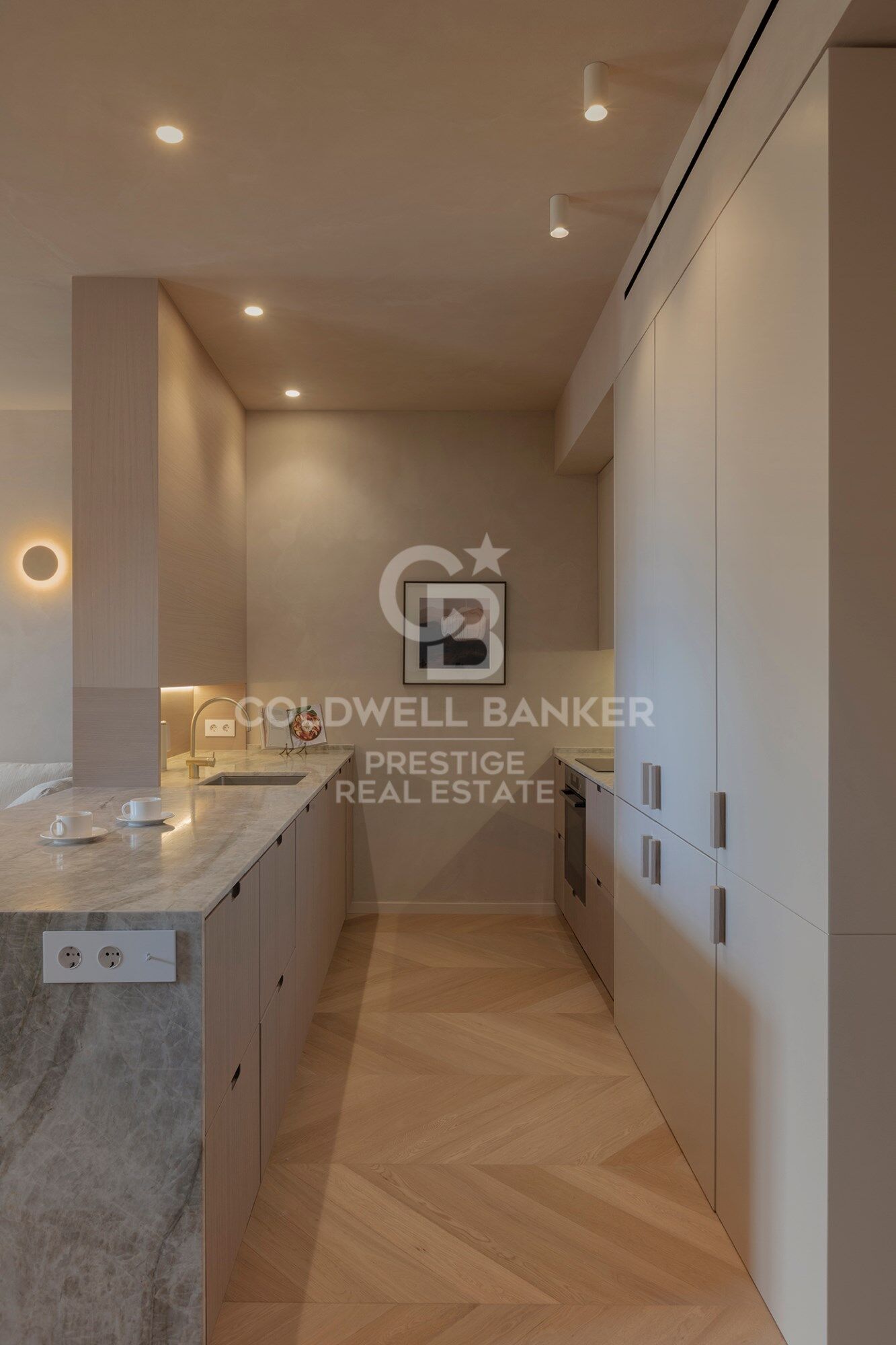 Brand-new penthouse with furniture and two terraces in a historic building. El Born, Barcelona