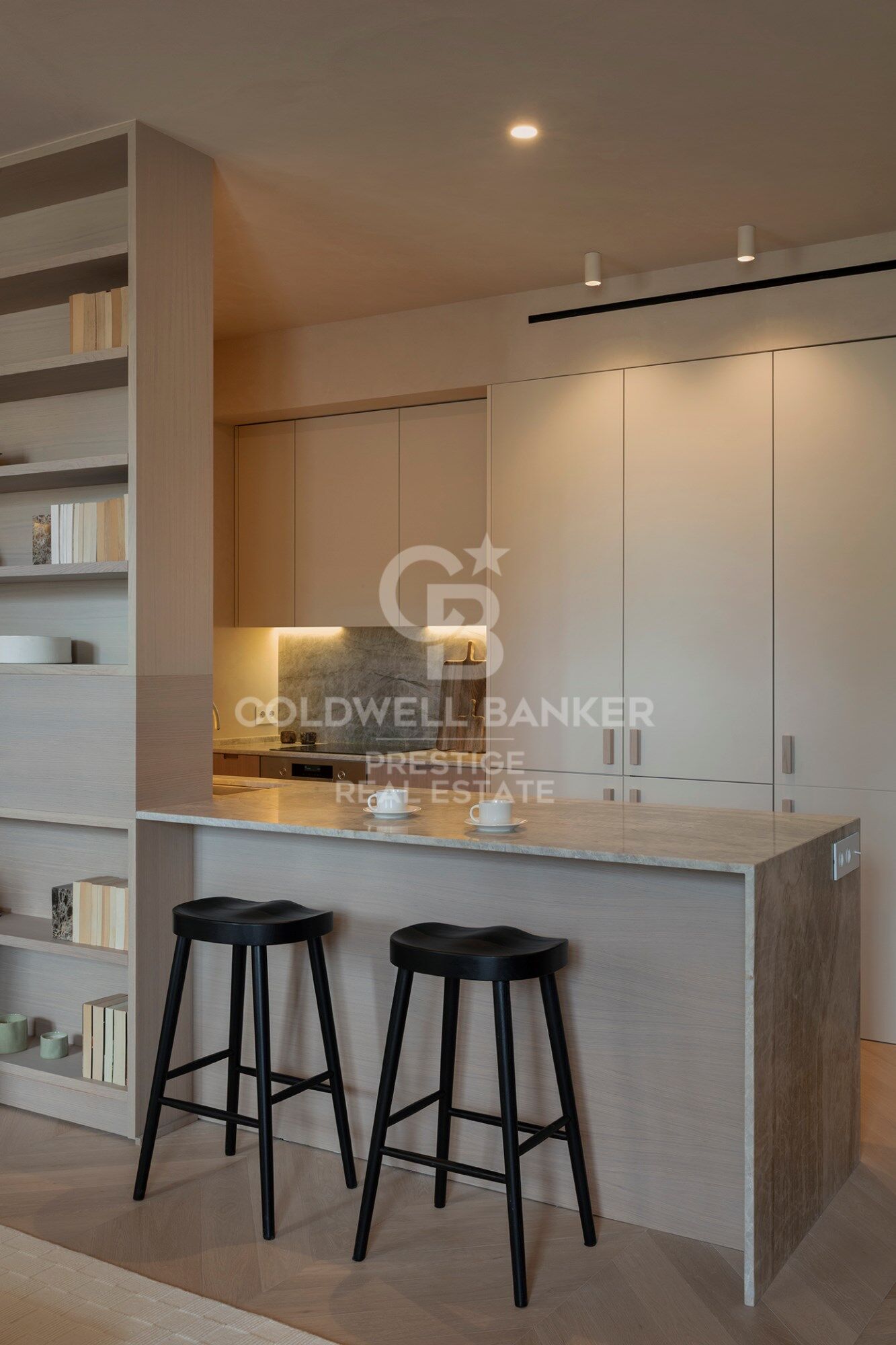 Brand-new penthouse with furniture and two terraces in a historic building. El Born, Barcelona