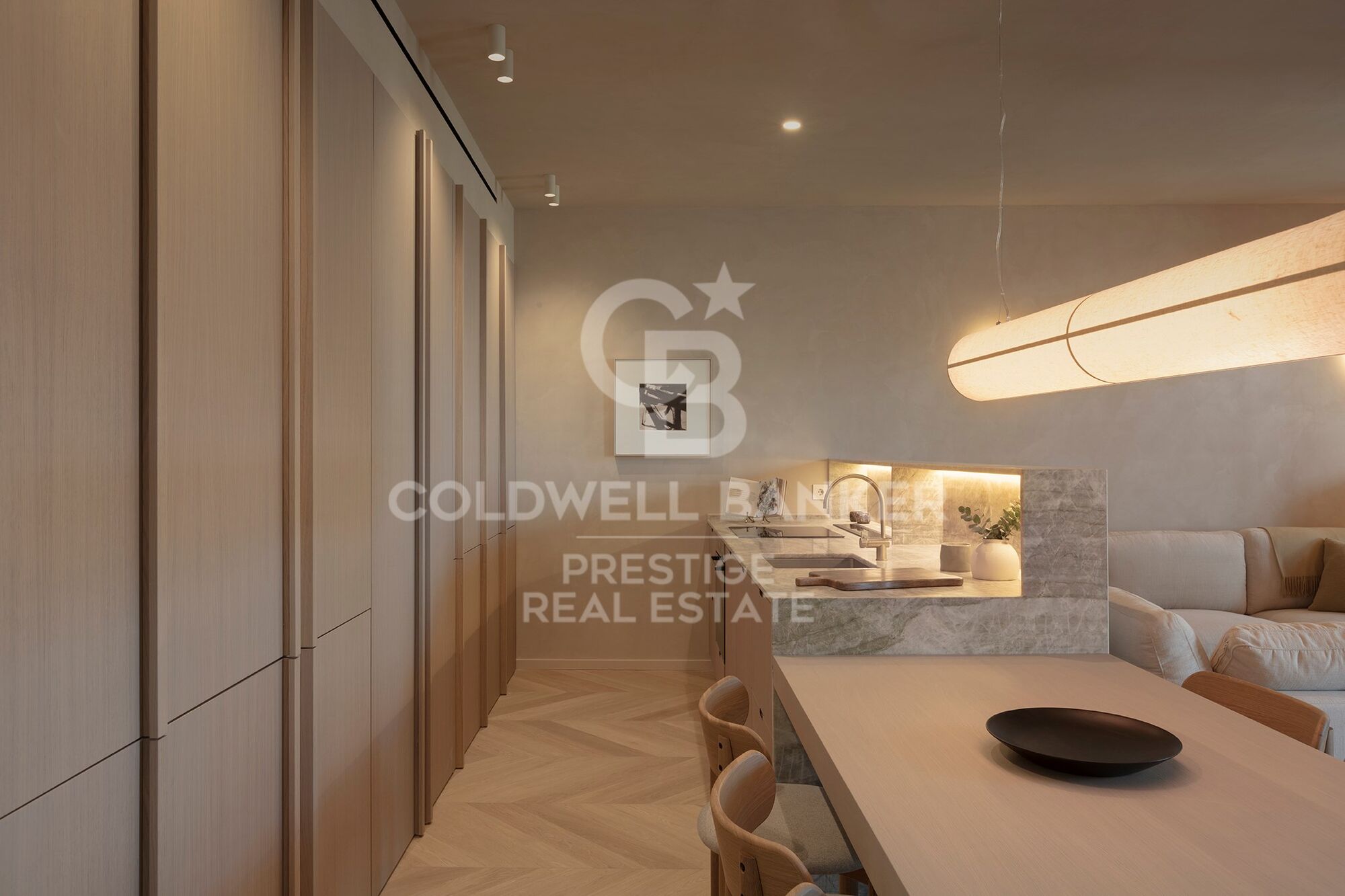 Neues Penthouse mit Möbeln und zwei Terrassen in einem historischen Gebäude. El Born, Barcelona