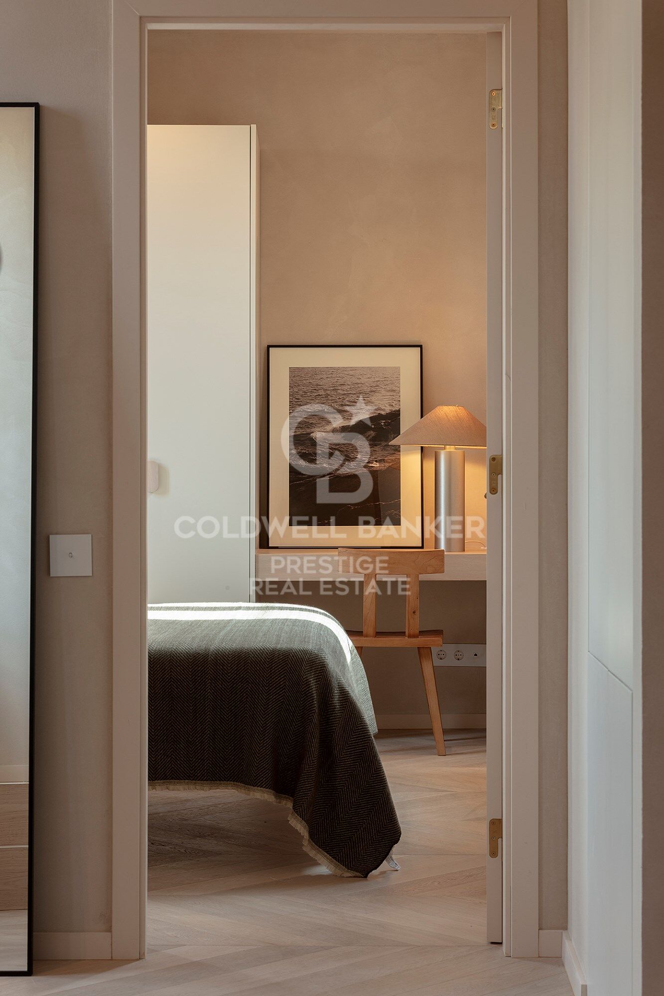 Penthouse neuf avec meubles et deux terrasses dans un immeuble de caractère. El Born, Barcelone