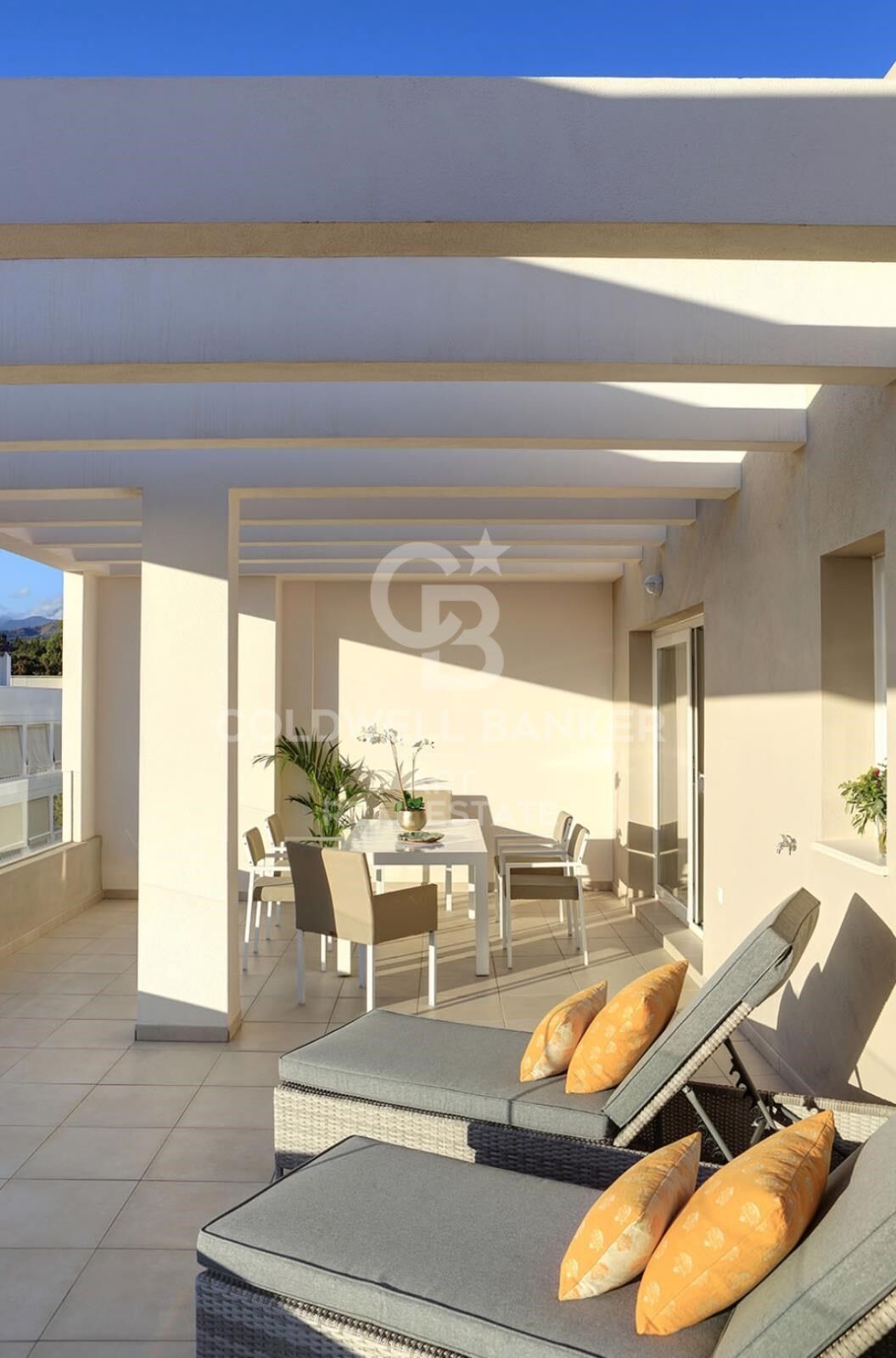 Fifth floor flats in Nueva Andalucía