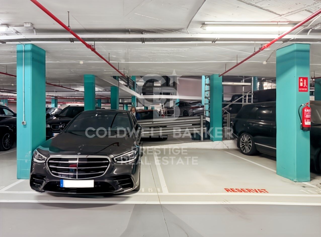 Exclusive apartment on the 23rd floor facing the sea