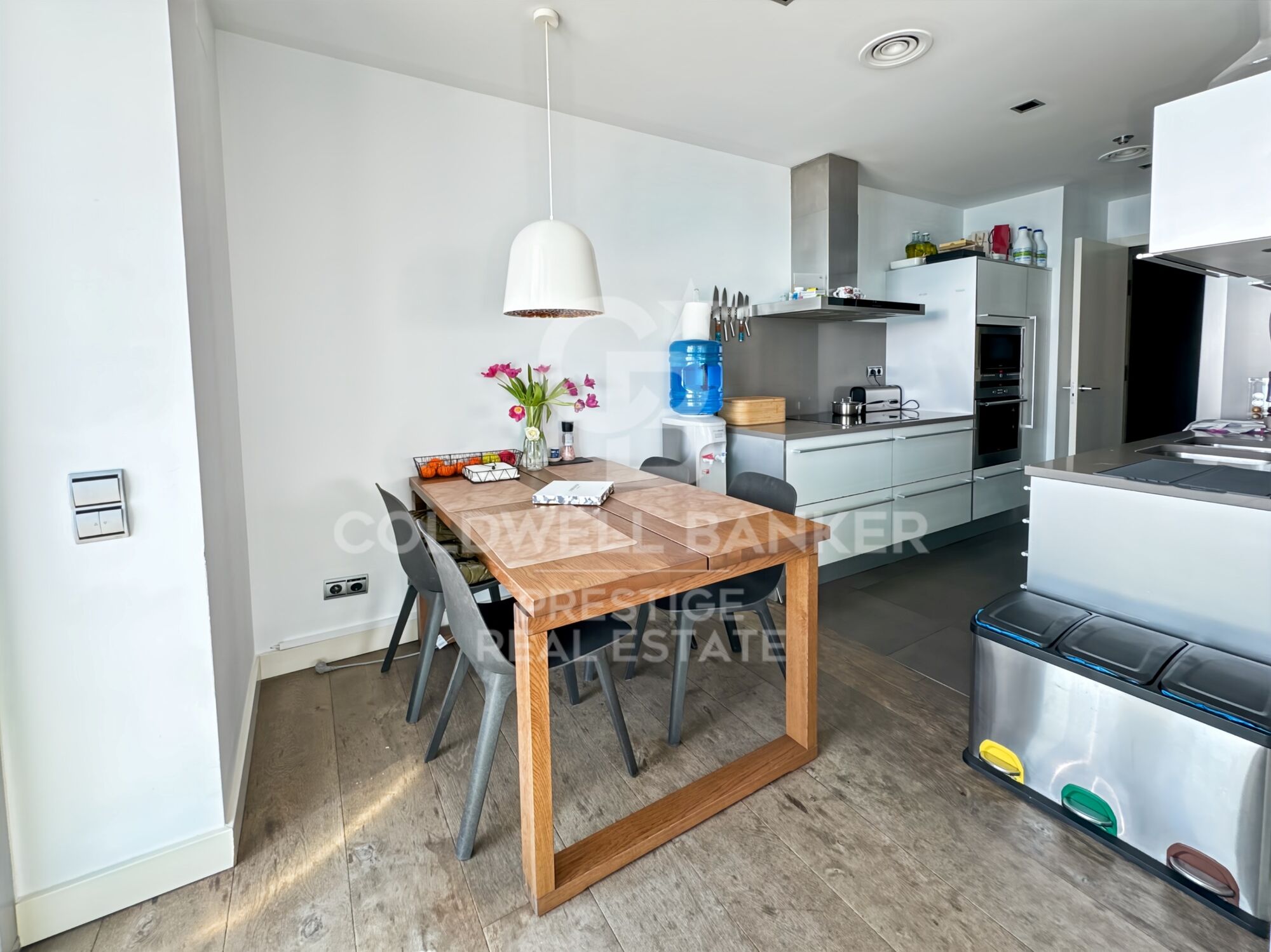 Appartement exclusif au 23ème étage face à la mer