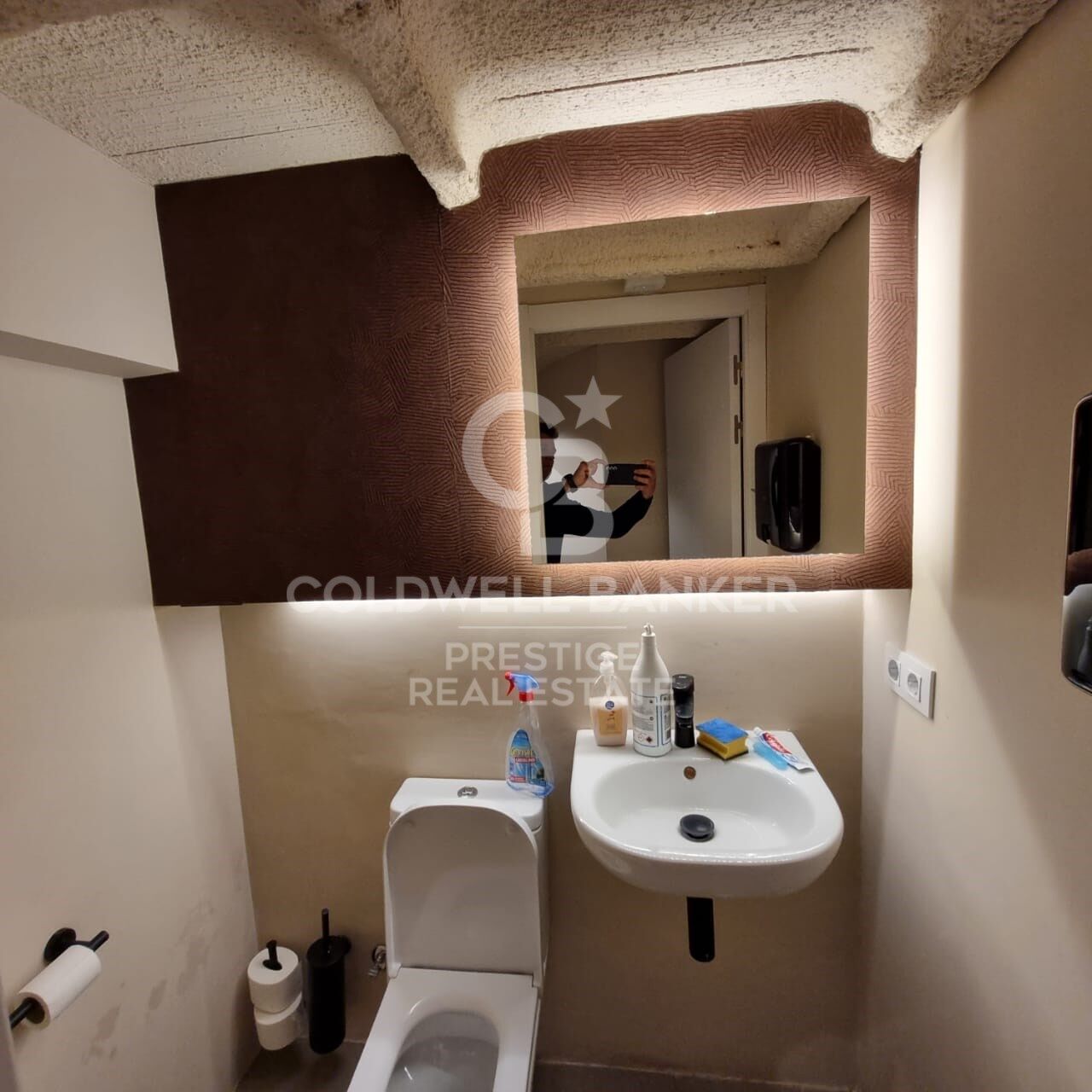 Transfer of important business on Calle d'Enric Granados almost Diagonal