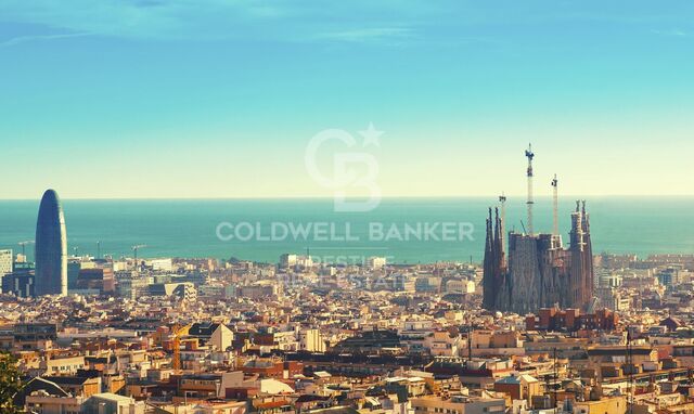 Shop for sale with 5 stars tenant in the centre of Barcelona