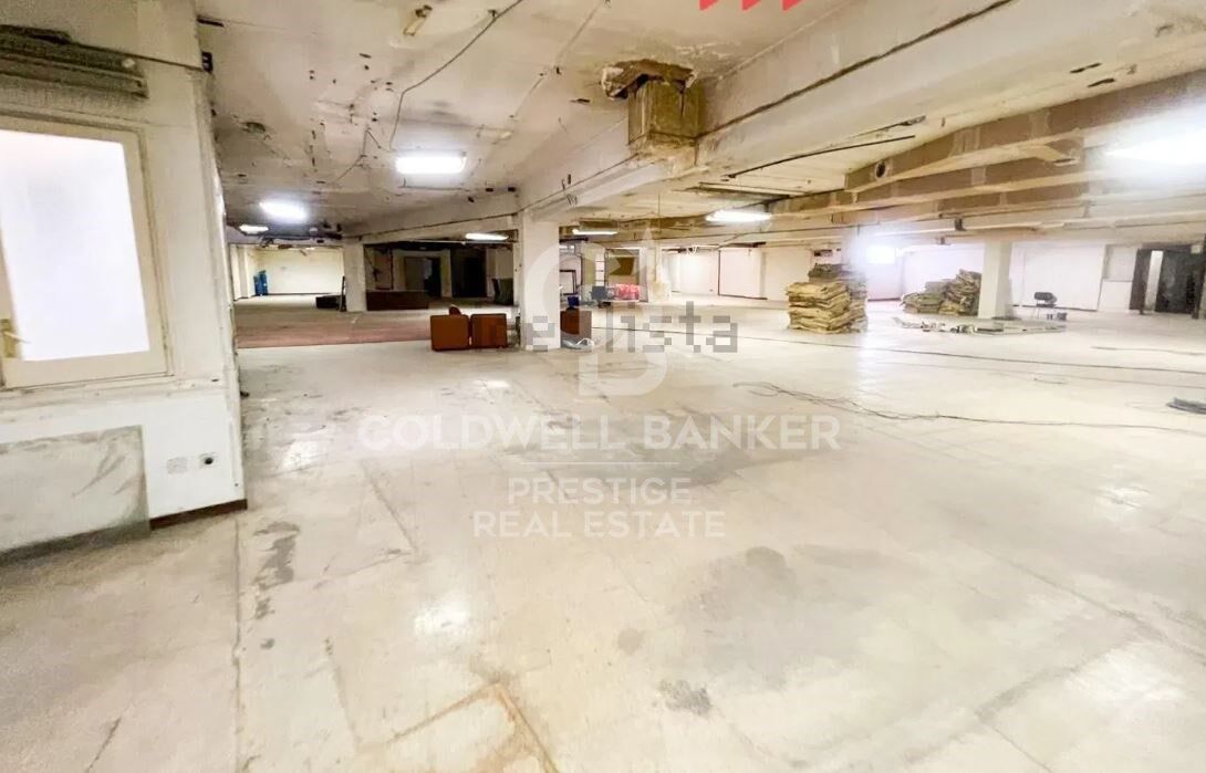 Local a reformar en Corts,Barcelona