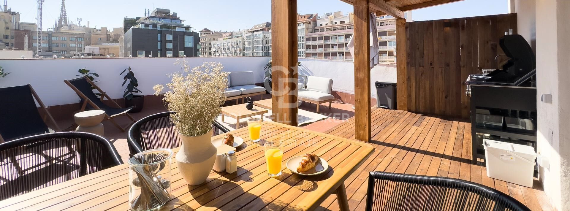 Building of 20 Remodeled Apartments in Profitability for Sale in Sant Pere