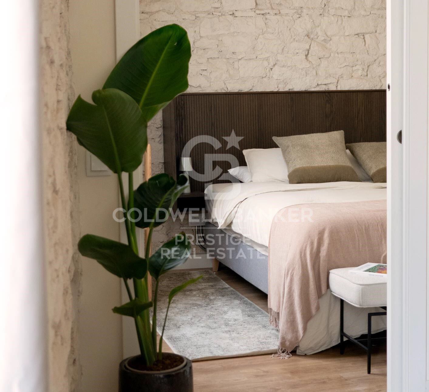 Building of 20 Remodeled Apartments in Profitability for Sale in Sant Pere