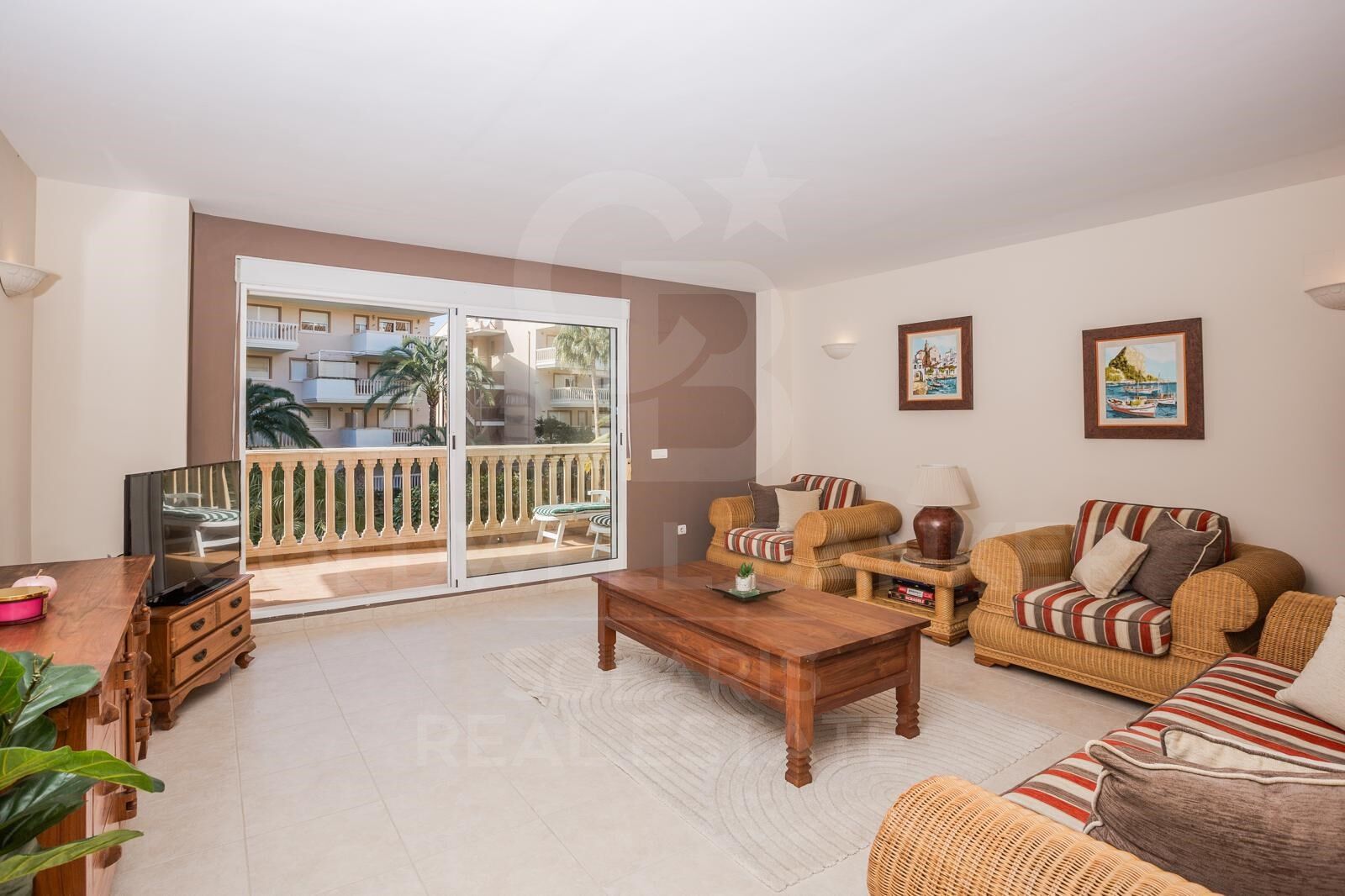 APPARTEMENT EXCLUSIF À JÁVEA - À 200M DE LA PLAGE DE L'ARENAL